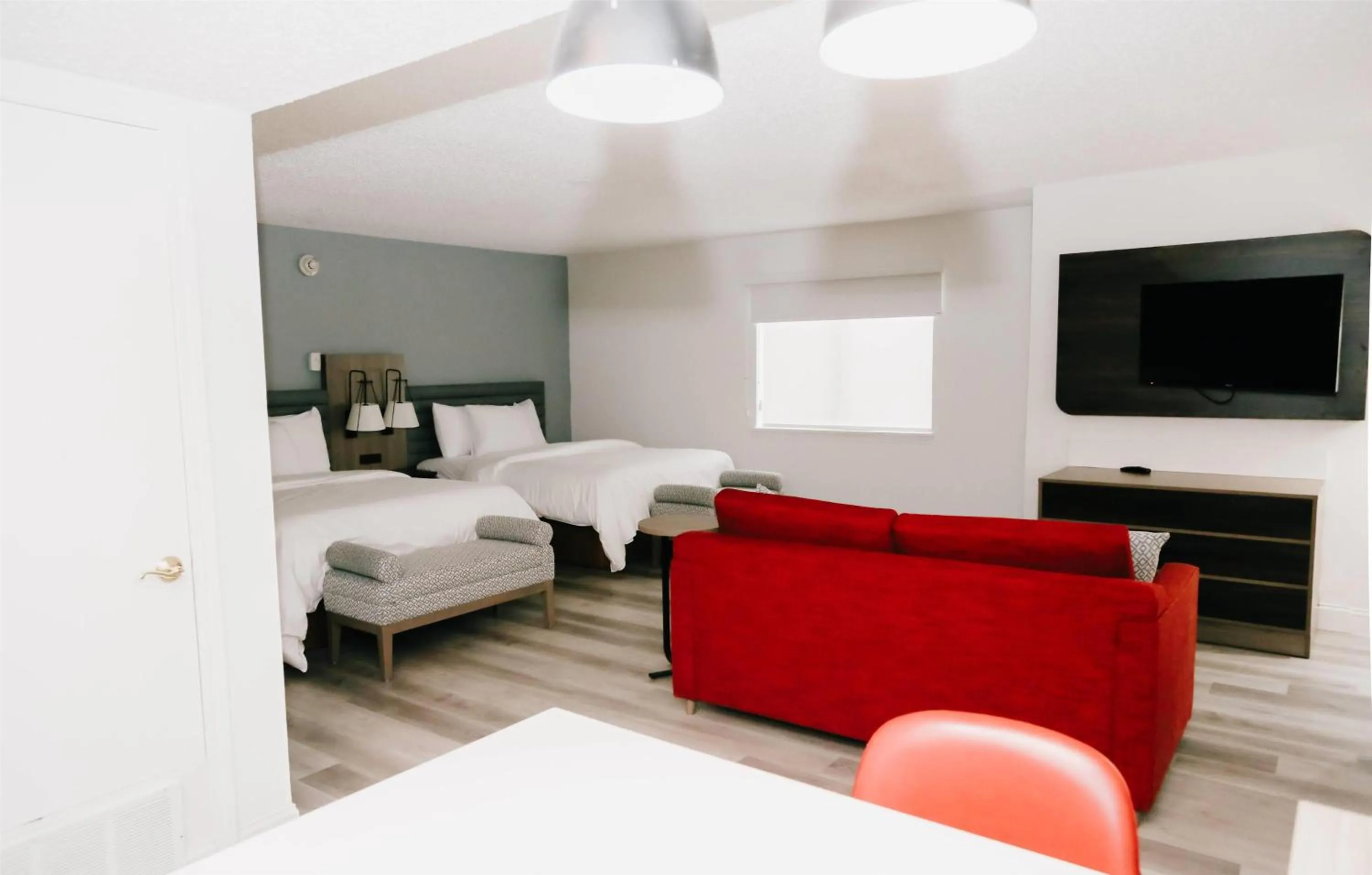 Photo of the whole room, Bed in Hawthorn Suites by Wyndham Tinton Falls