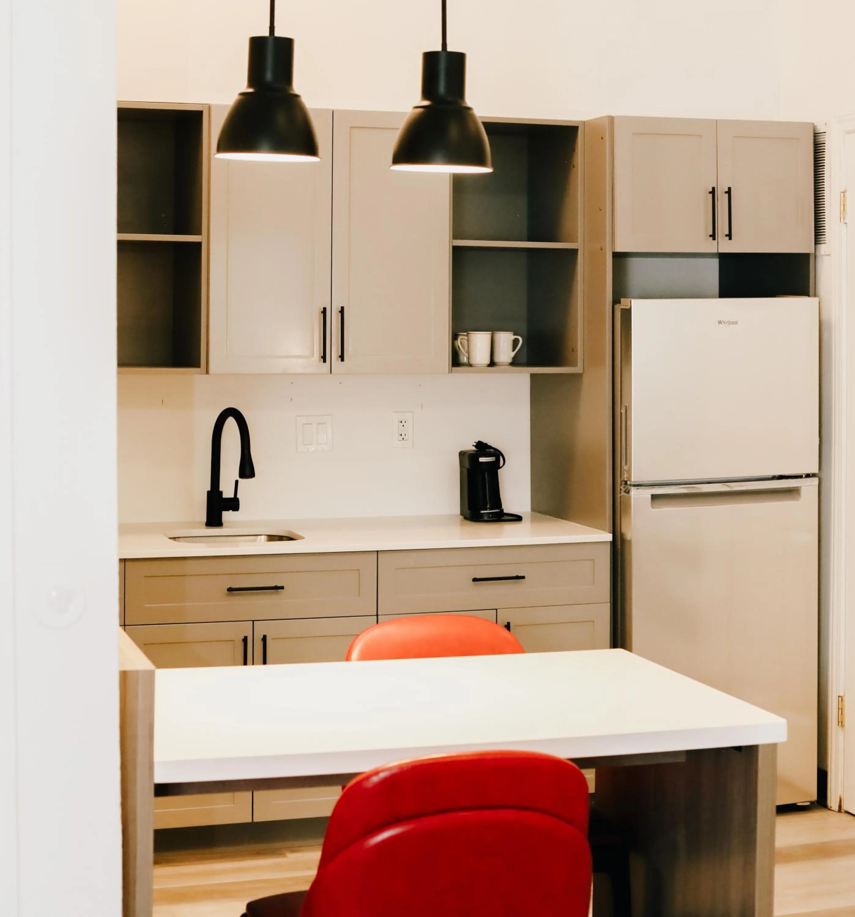 Kitchen or kitchenette in Hawthorn Suites by Wyndham Tinton Falls