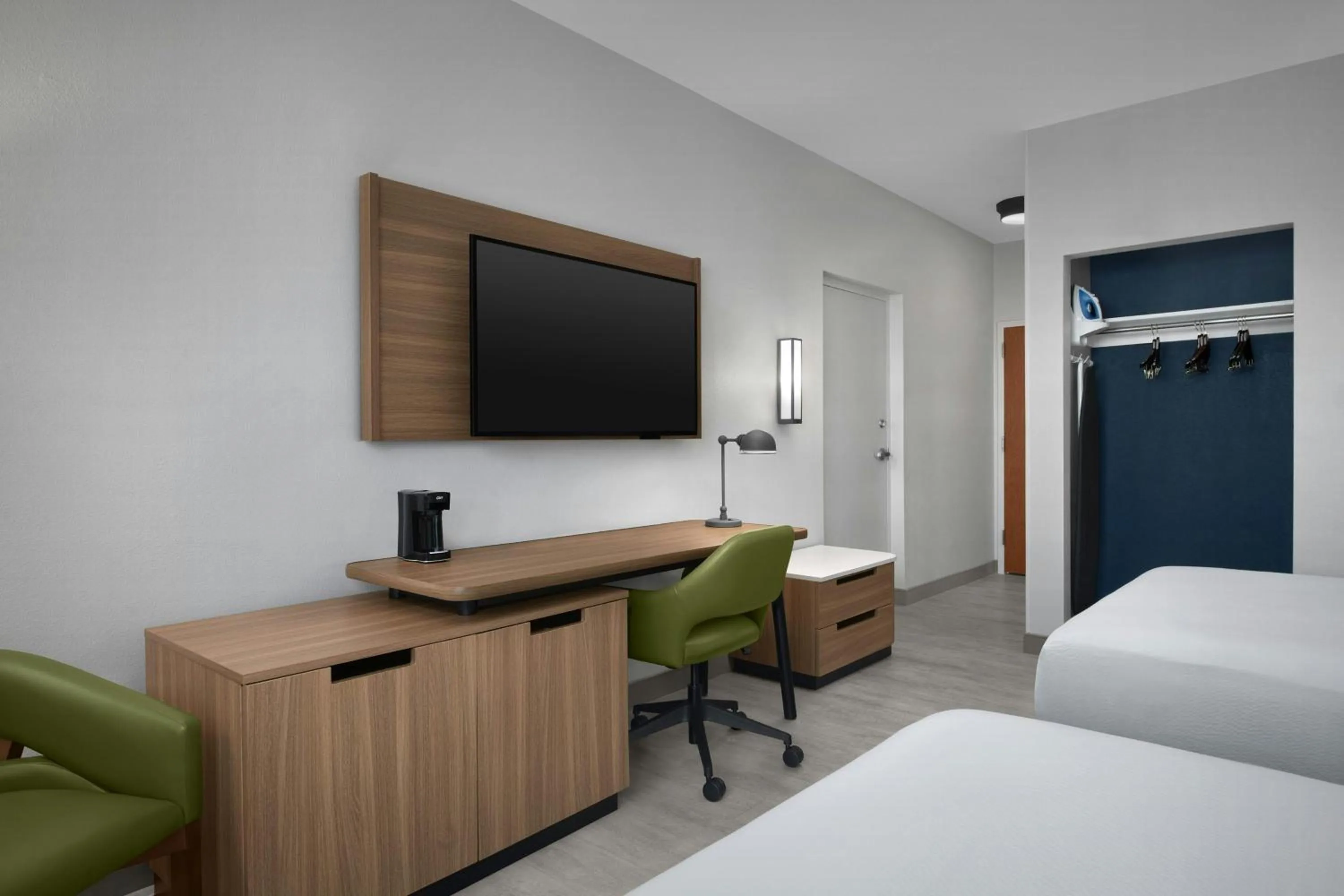 Photo of the whole room, Bed in Fairfield Inn & Suites Fort Lauderdale Airport & Cruise Port
