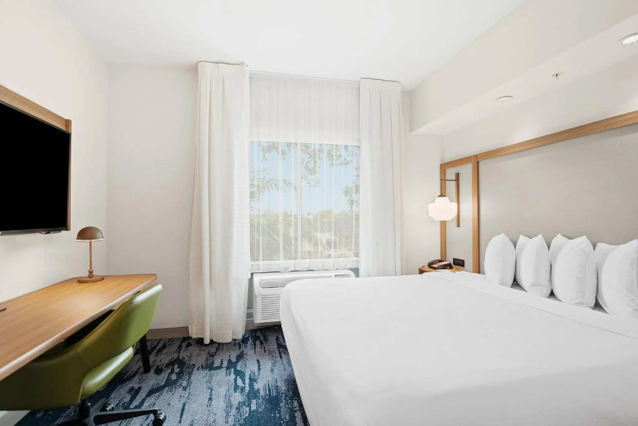 Bed in Fairfield Inn & Suites Fort Lauderdale Airport & Cruise Port
