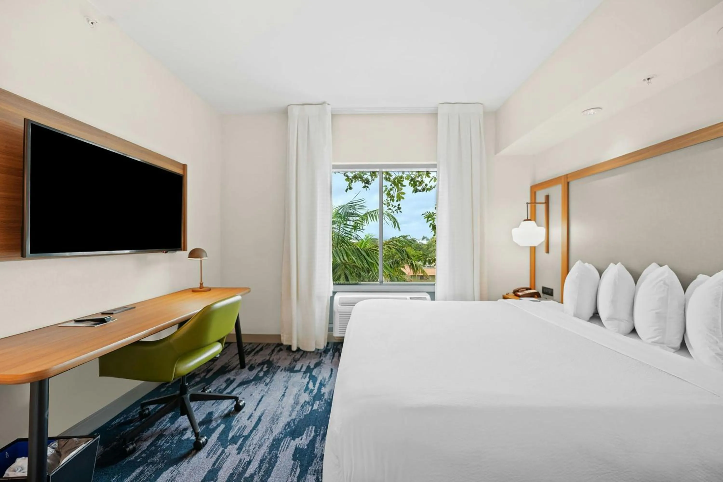 Photo of the whole room, Bed in Fairfield Inn & Suites Fort Lauderdale Airport & Cruise Port