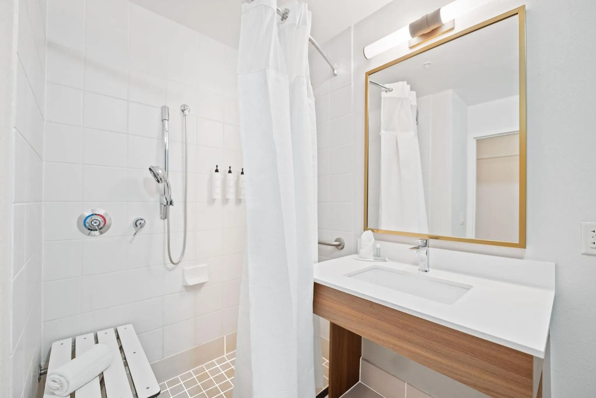 Bathroom in Fairfield Inn & Suites Fort Lauderdale Airport & Cruise Port