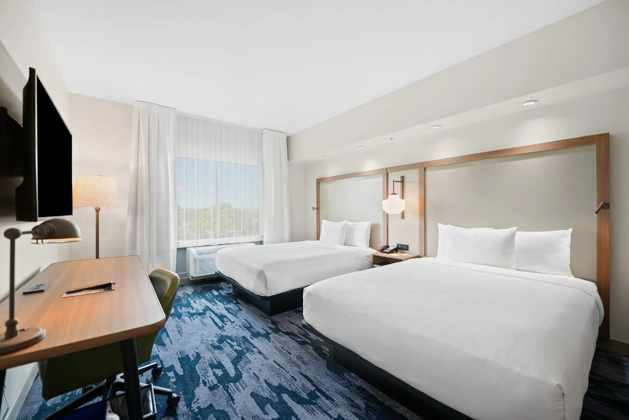 TV and multimedia, Bed in Fairfield Inn & Suites Fort Lauderdale Airport & Cruise Port