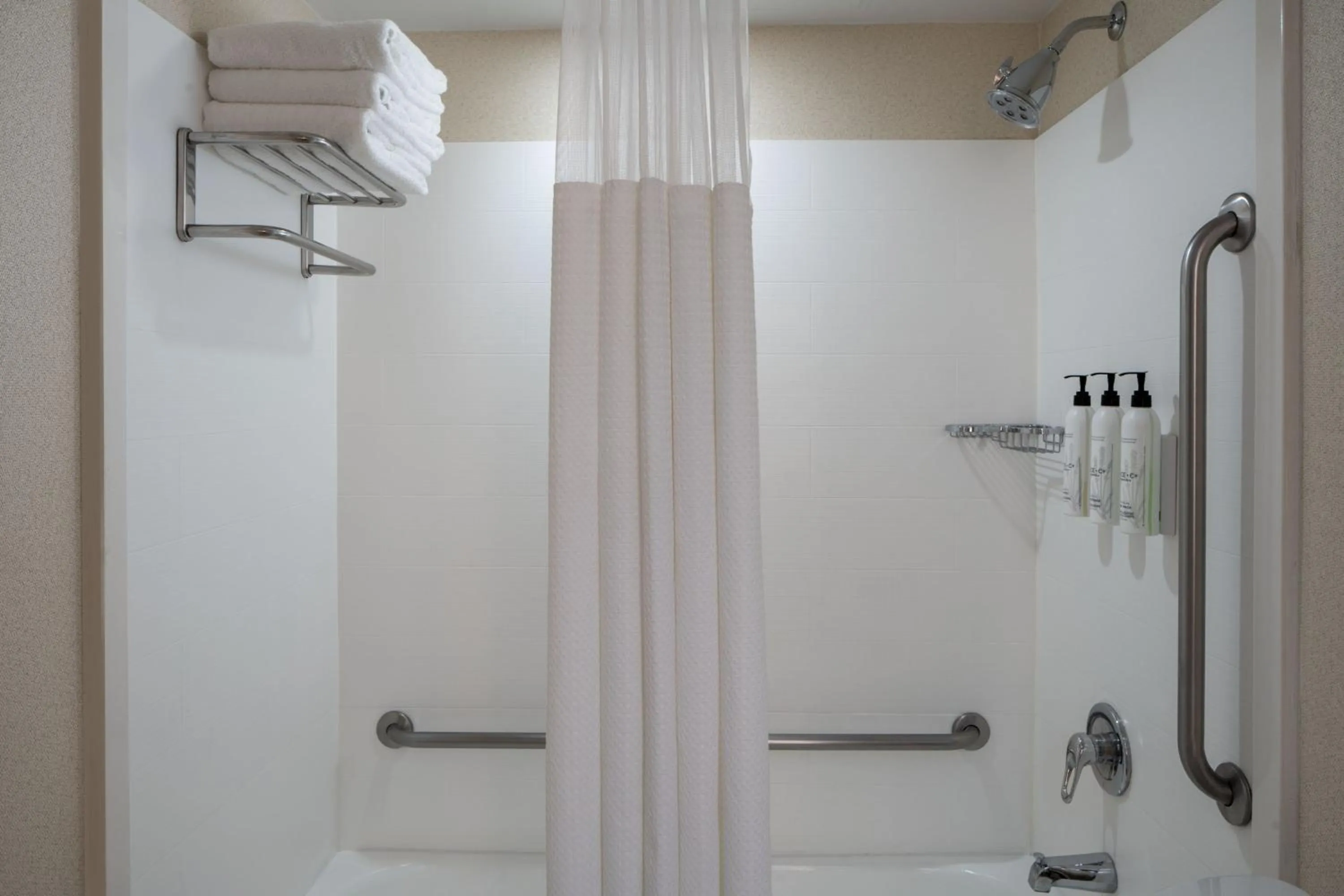 Bathroom in SpringHill Suites Fort Lauderdale Airport