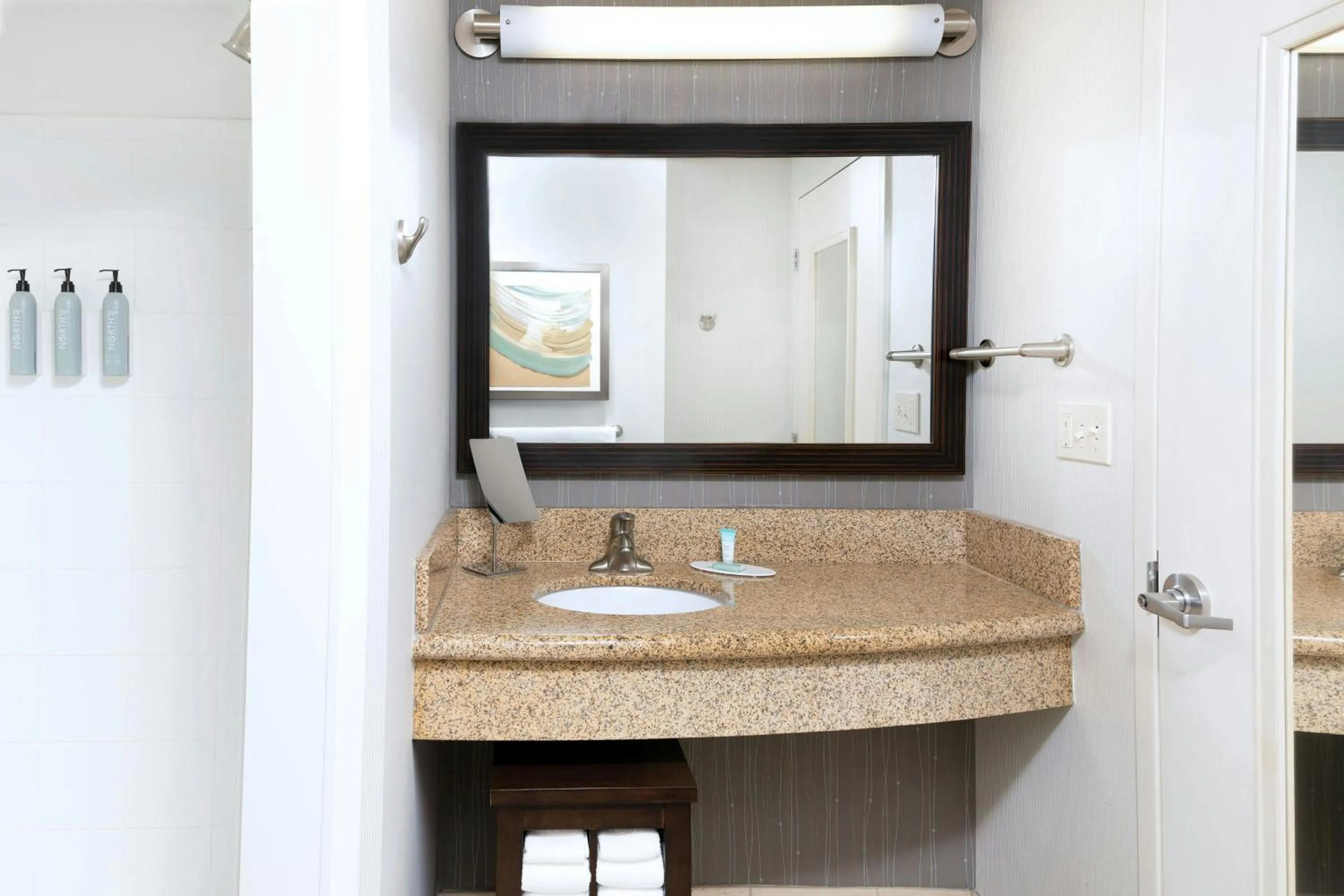 Bathroom in Courtyard By Marriott Sioux Falls