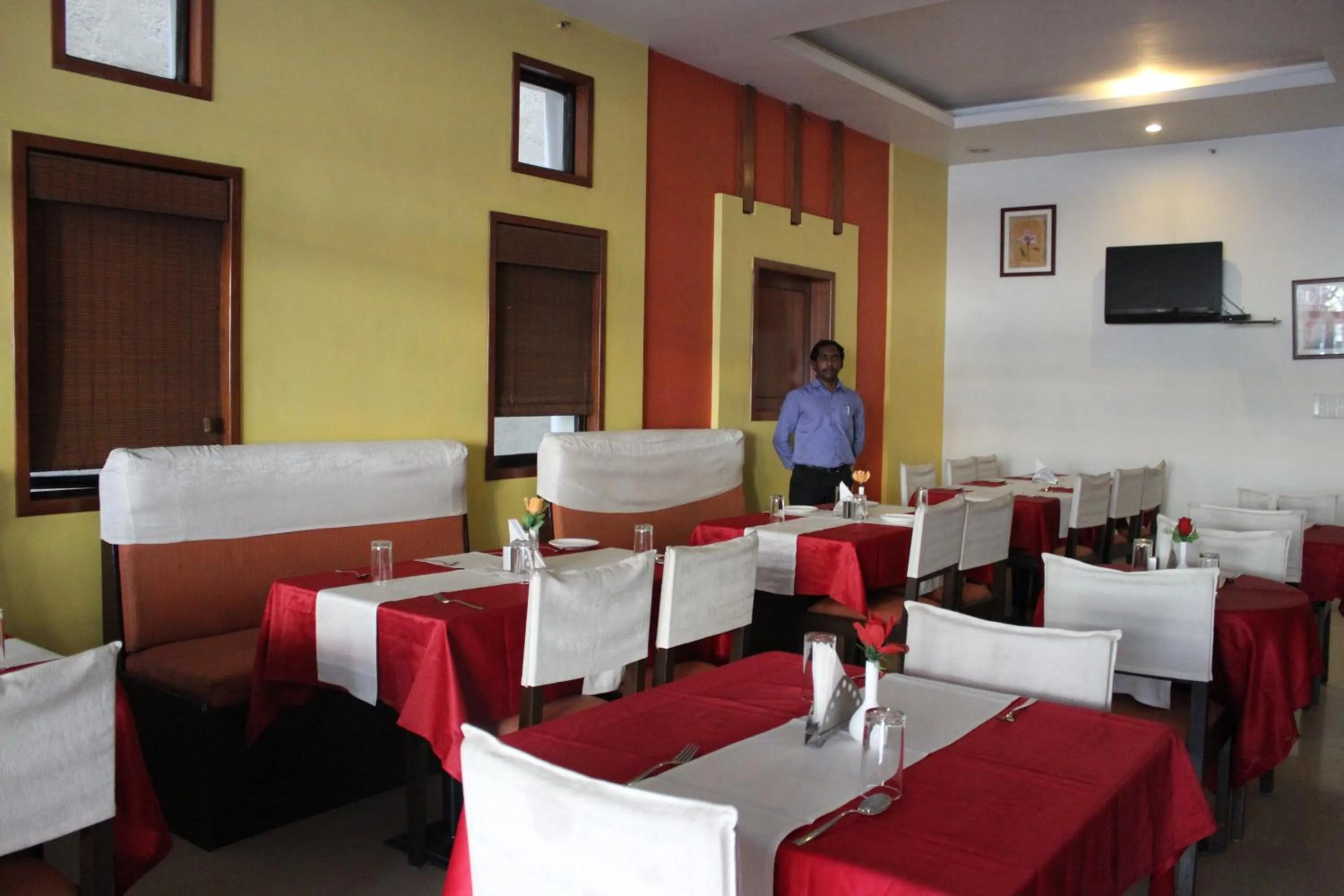 Restaurant/places to eat in Hotel Stay Inn
