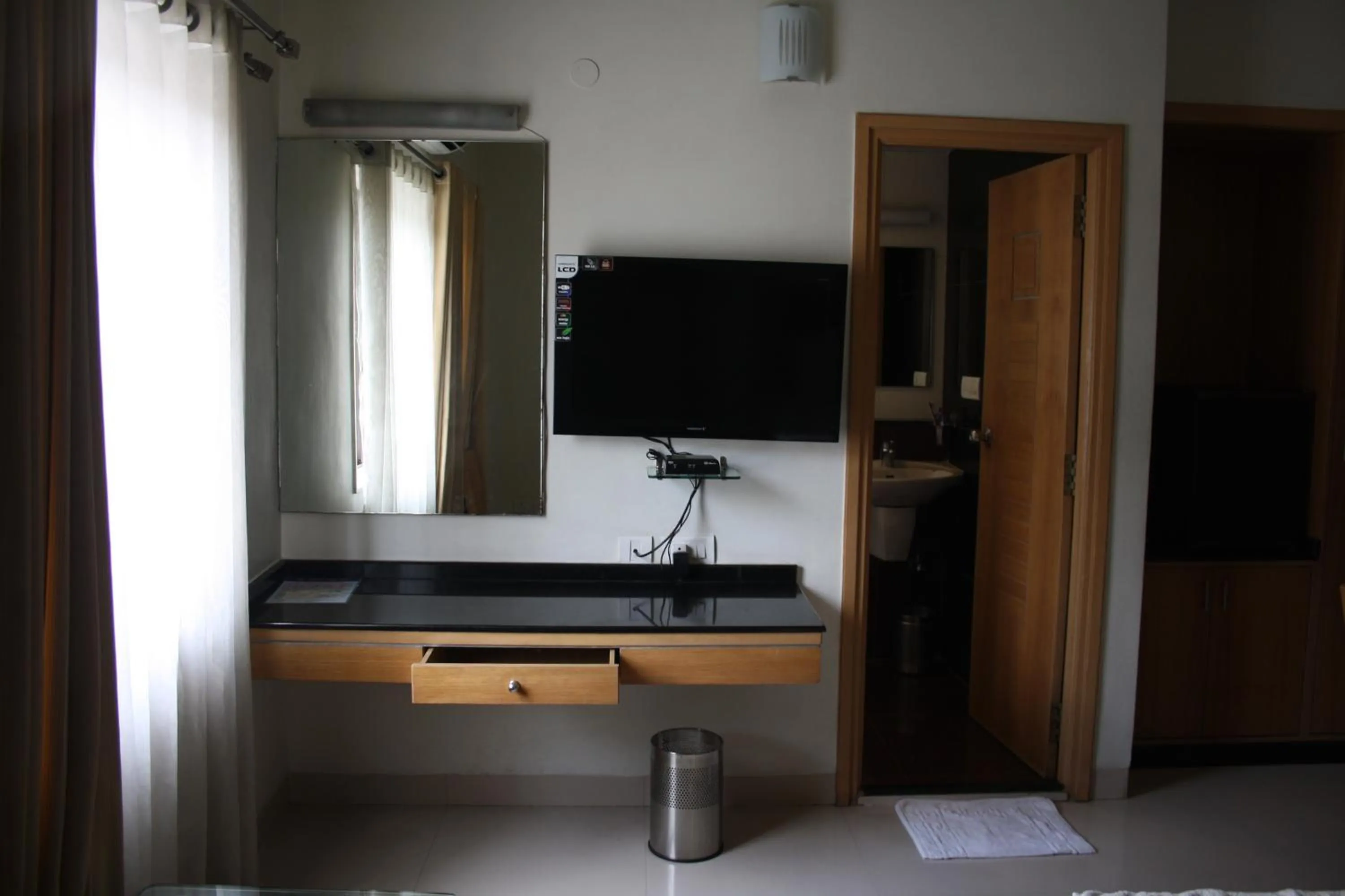 TV and multimedia in Hotel Stay Inn