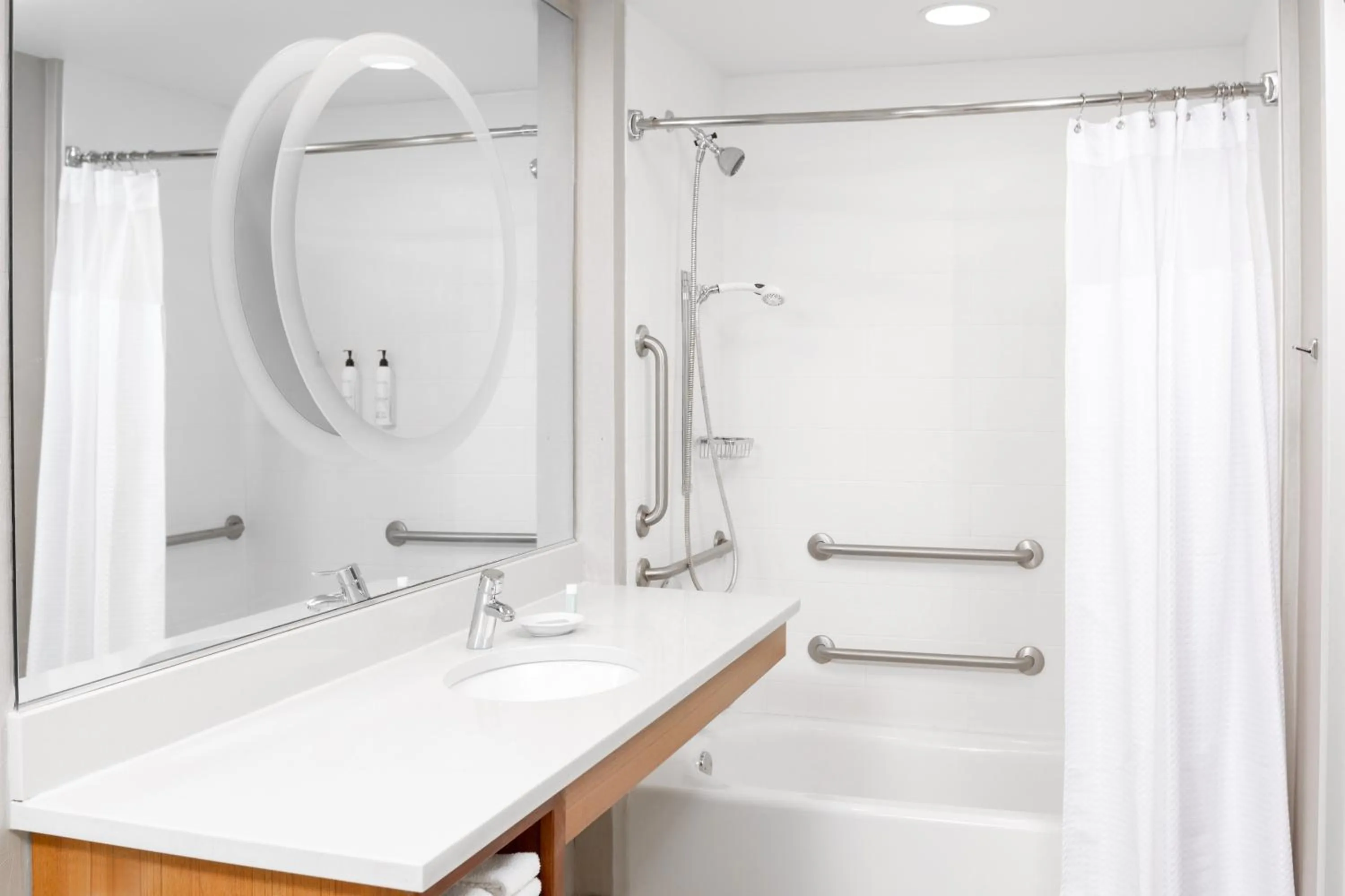 Bathroom in SpringHill Suites by Marriott Sioux Falls