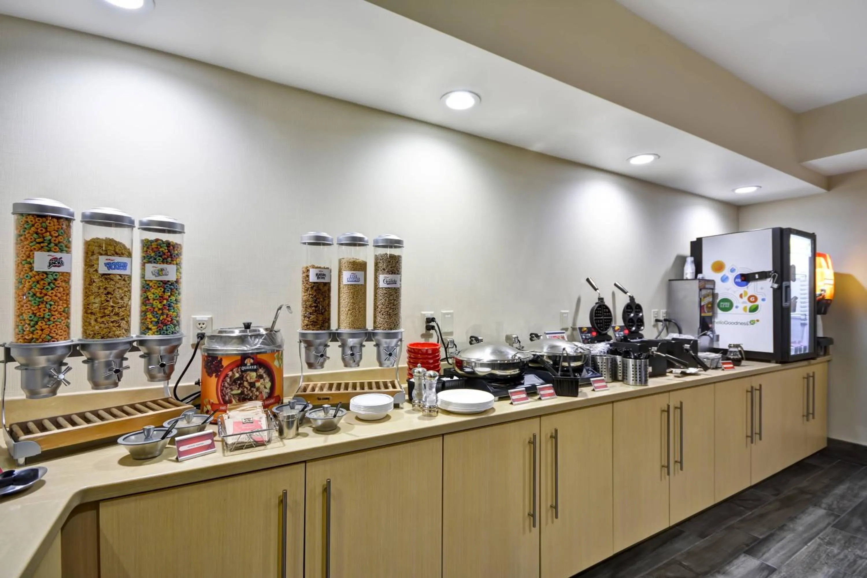 Breakfast in TownePlace Suites Sioux Falls