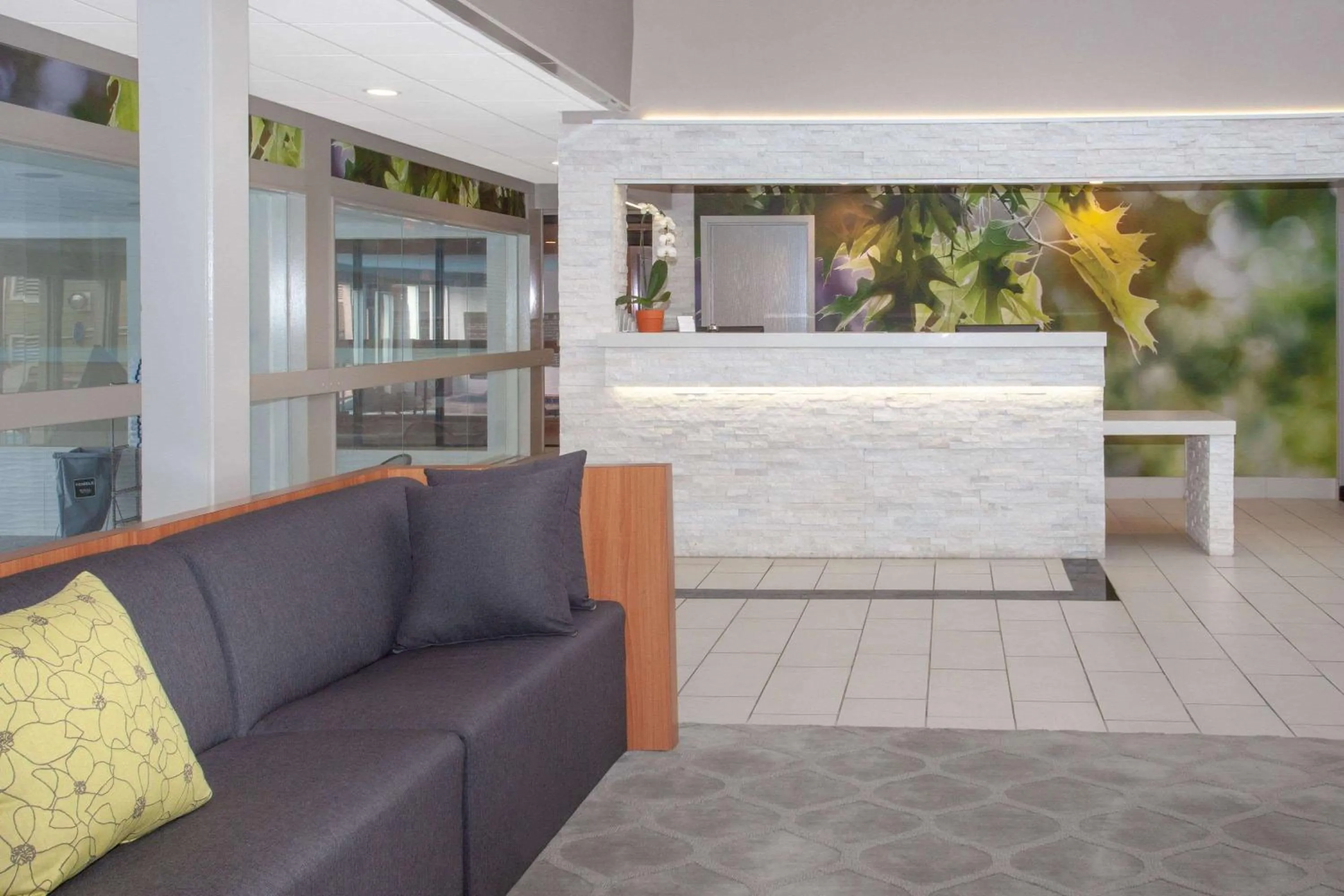Lobby or reception in Wyndham Garden Fort Wayne