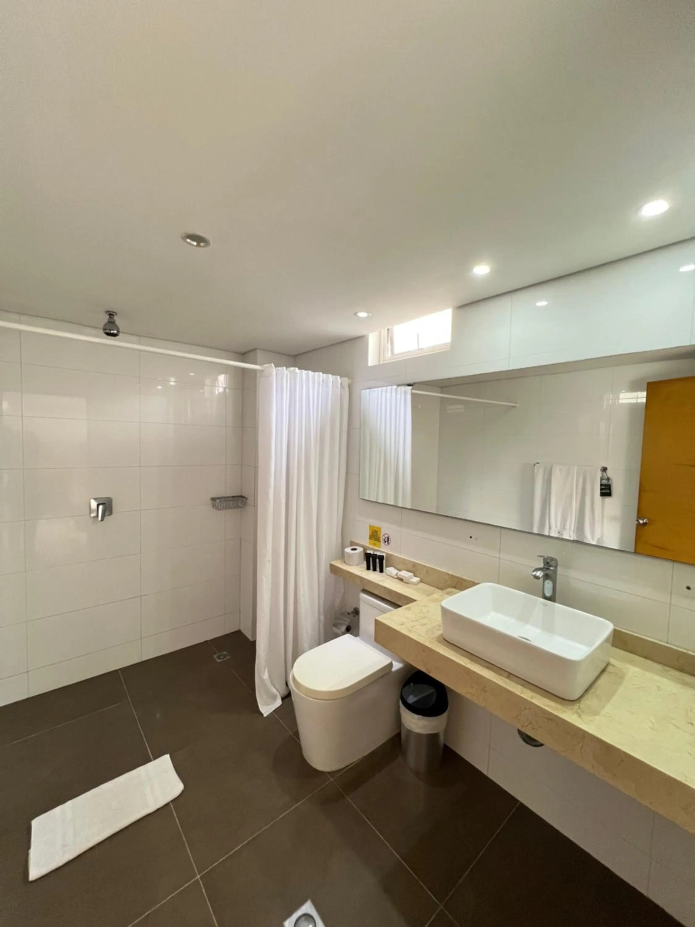 Bathroom in Hotel American Golf