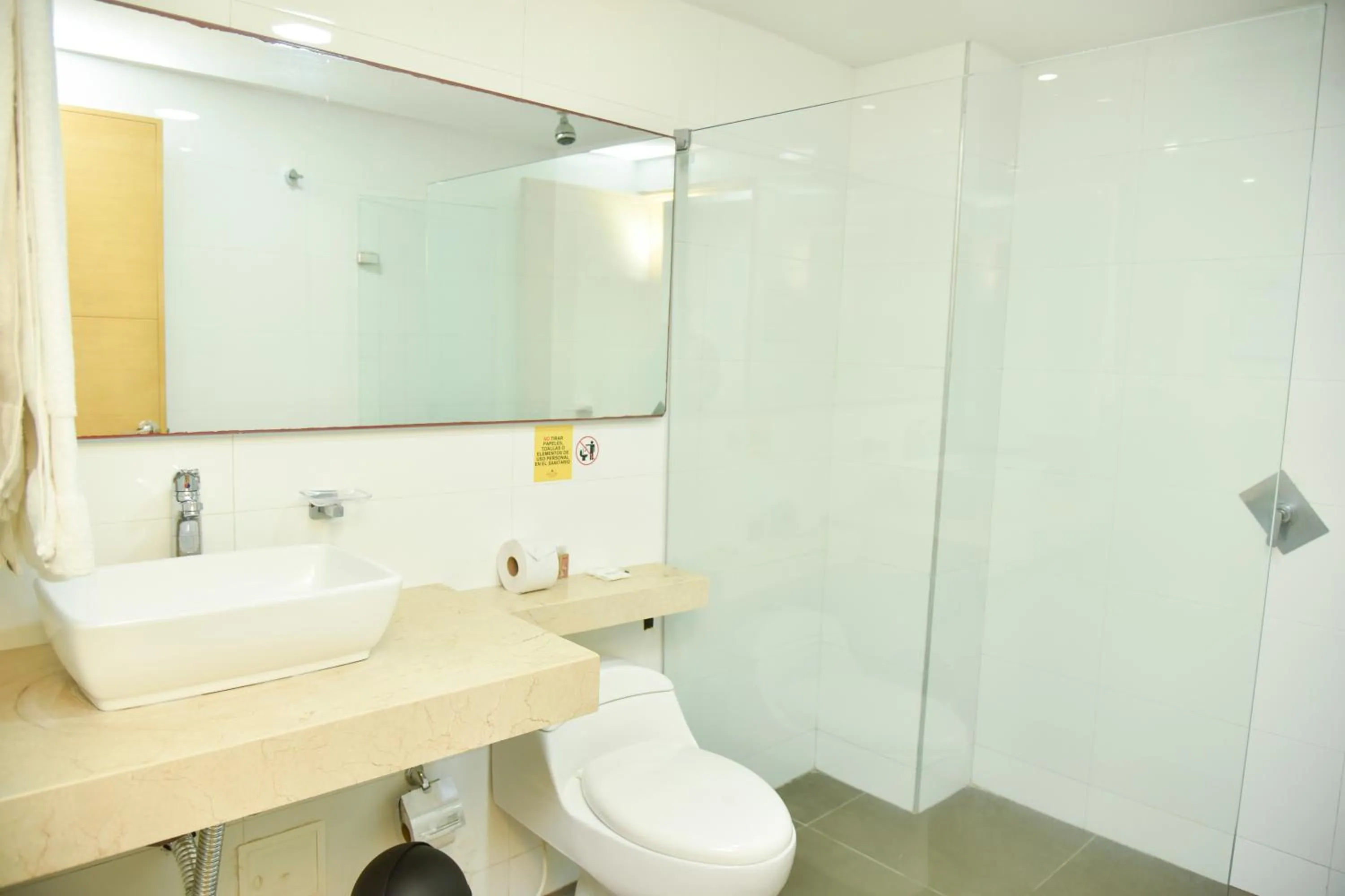 Hot Spring Bath in Hotel American Golf