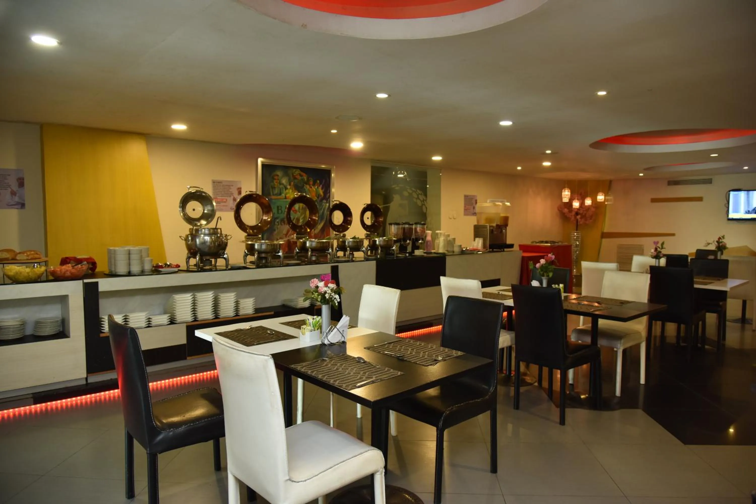 Restaurant/places to eat in Hotel American Golf