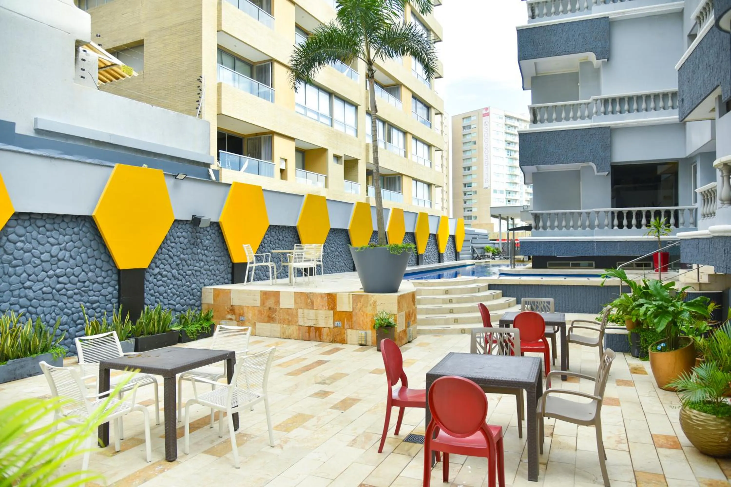 Swimming pool in Hotel American Golf