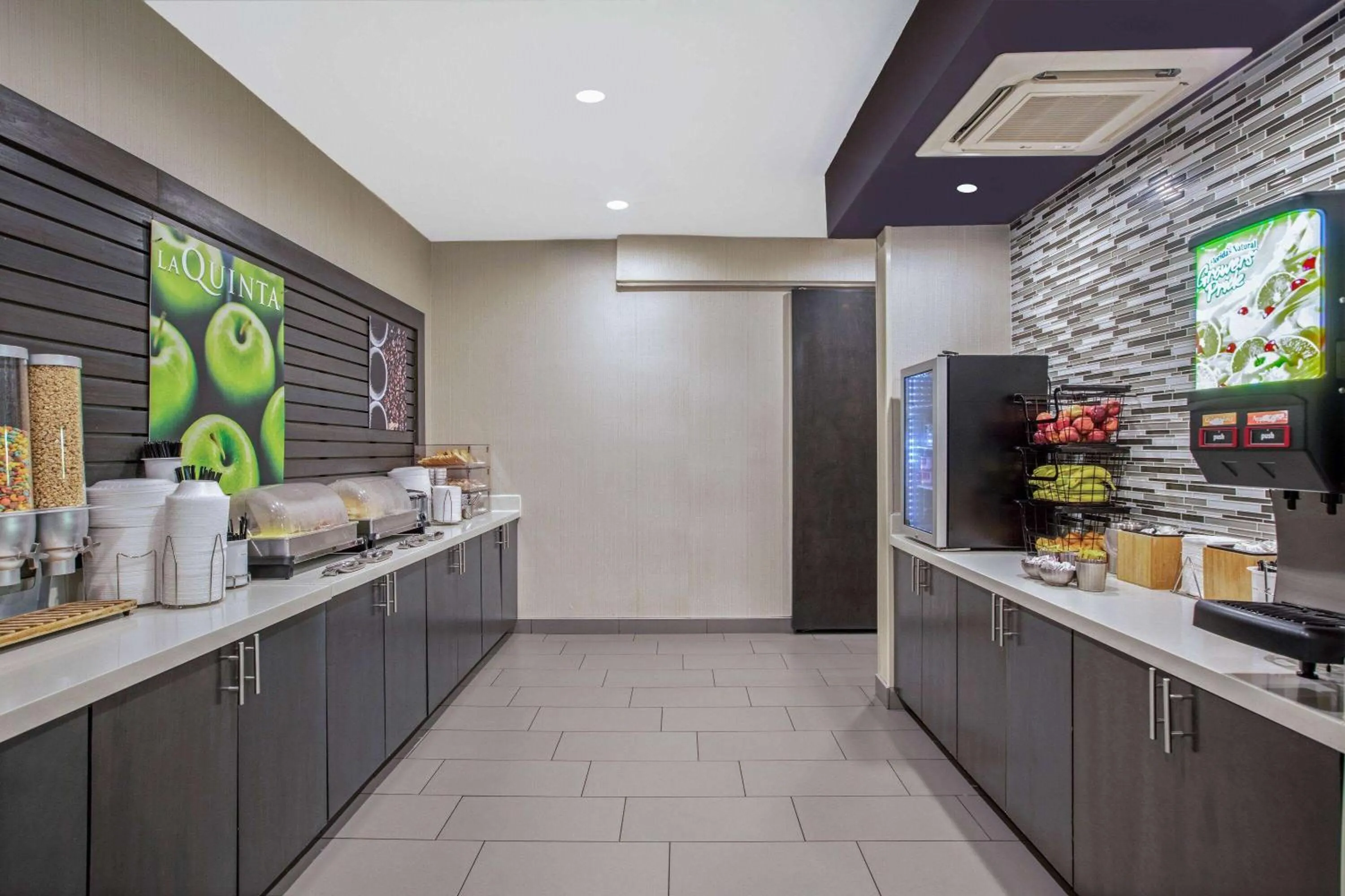 Breakfast in La Quinta by Wyndham Fayetteville