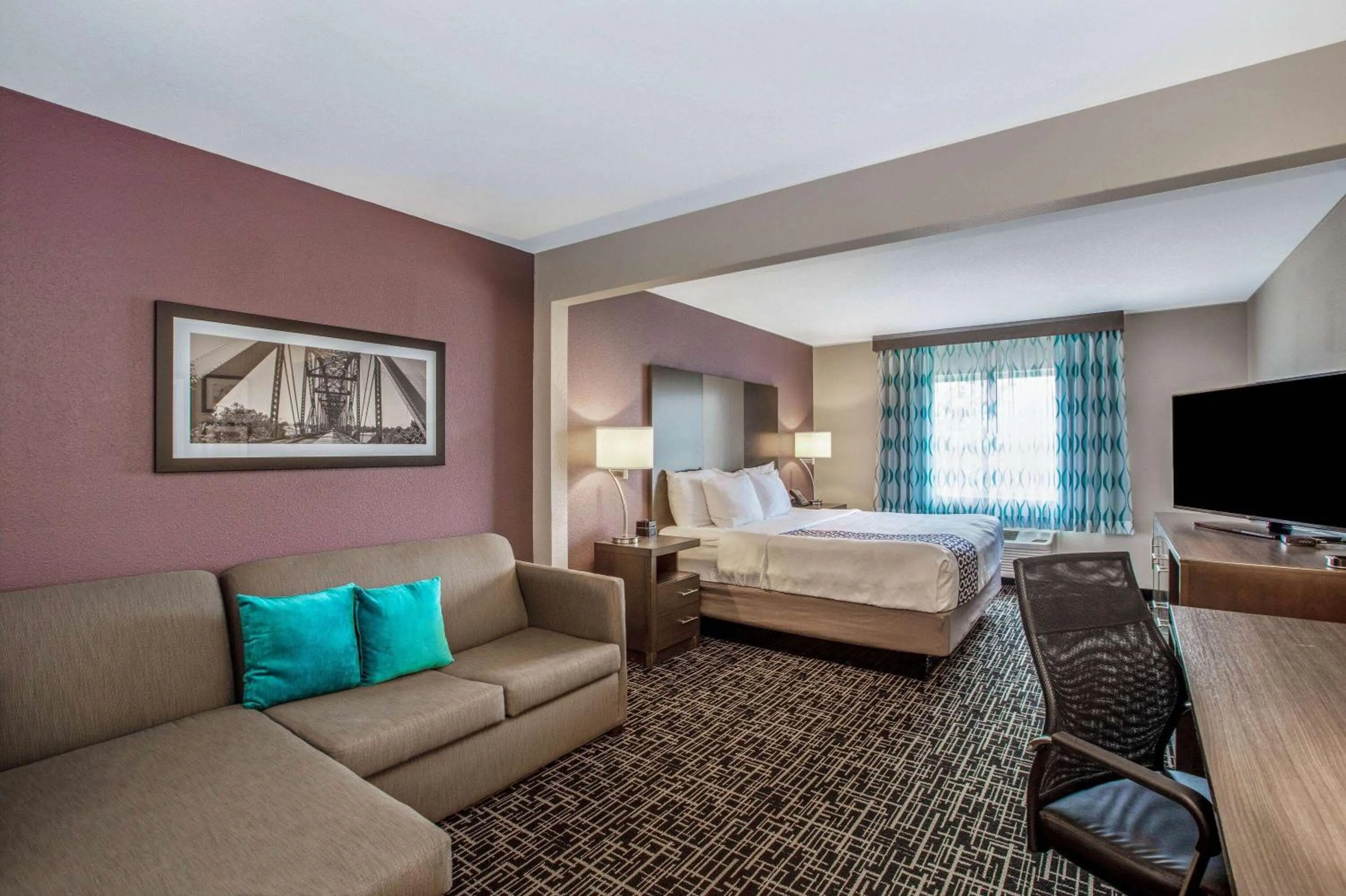 Bed in La Quinta by Wyndham Fayetteville