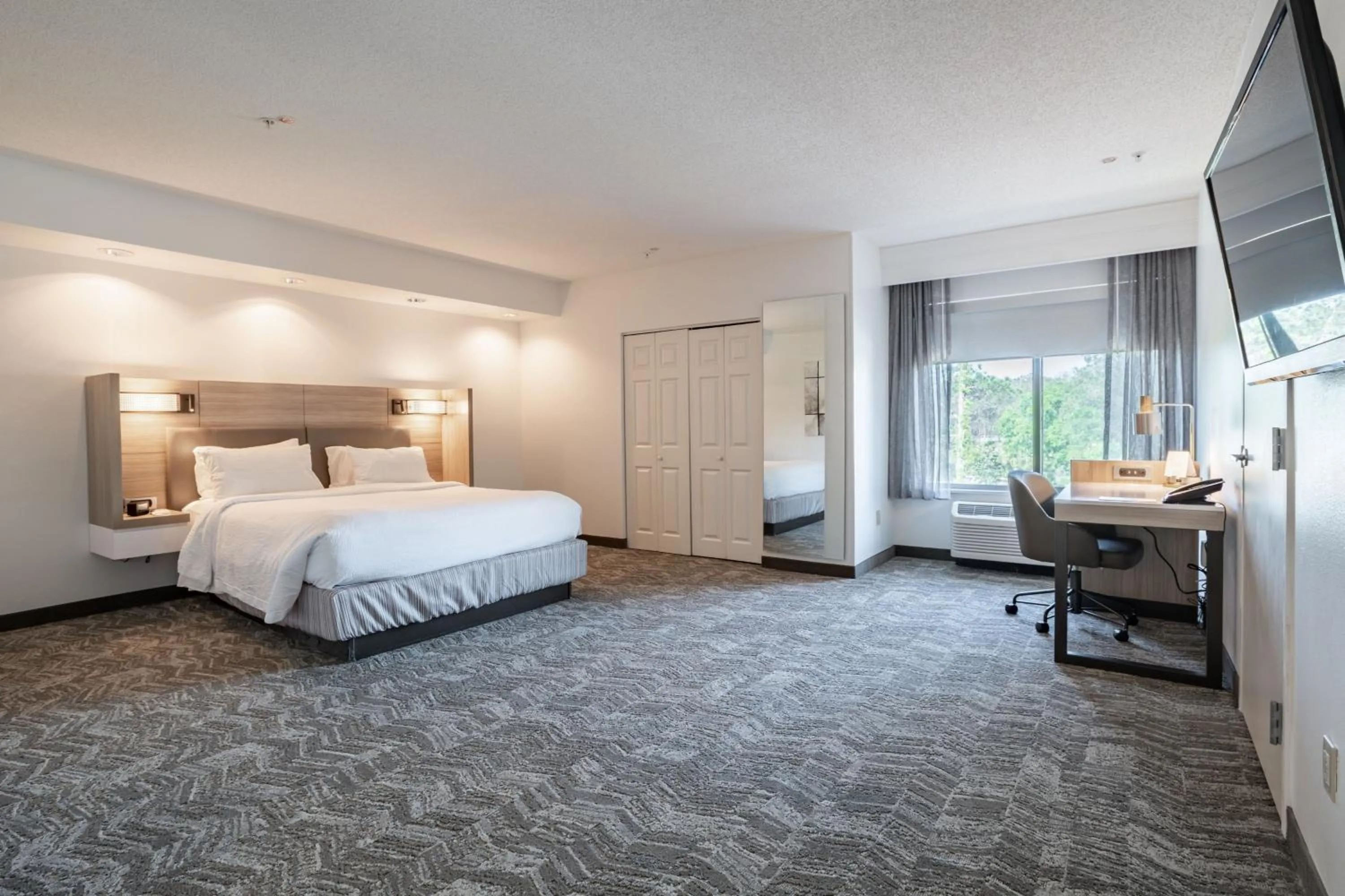 Bedroom, Bed in SpringHill Suites Gainesville