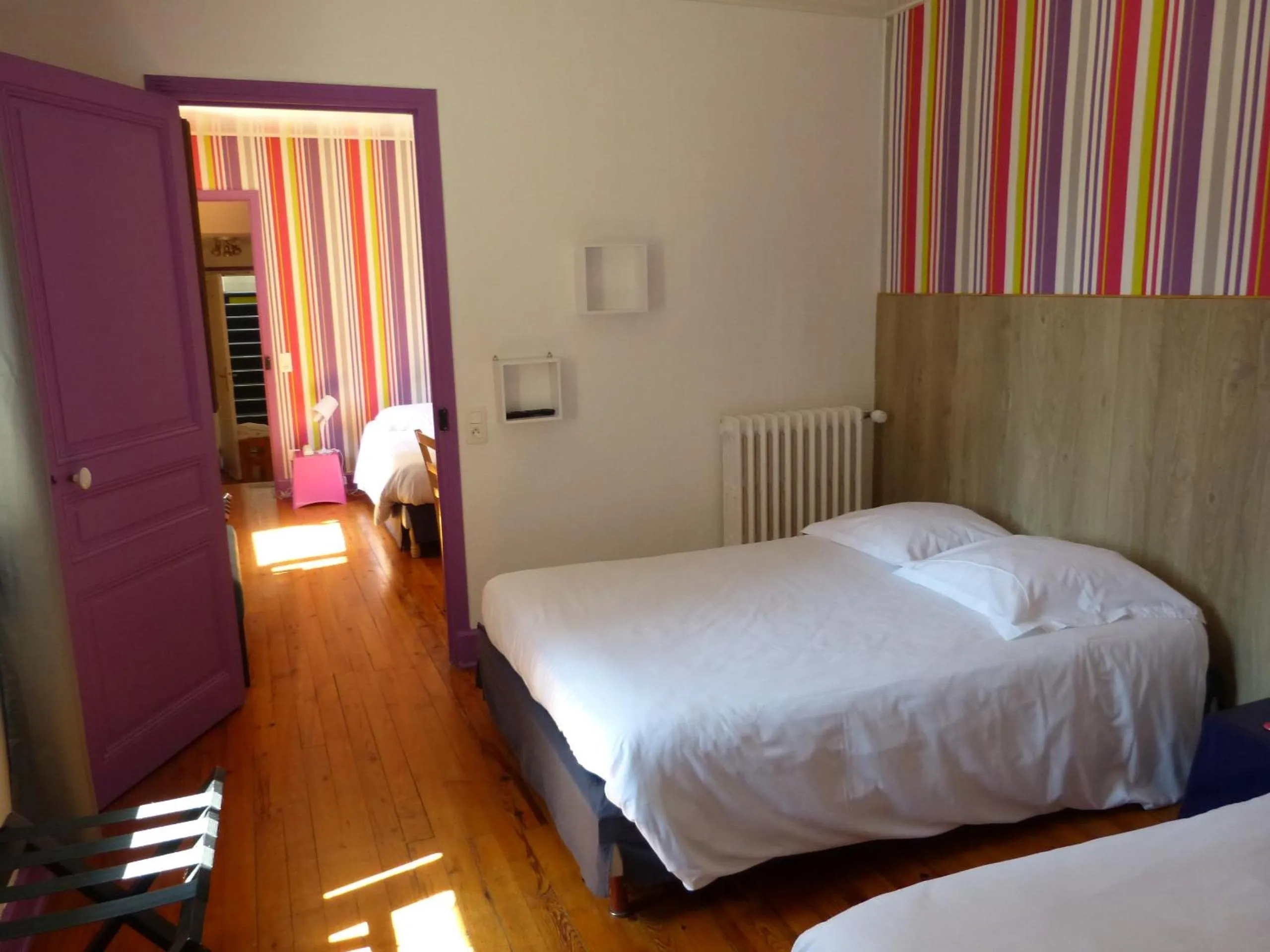 Photo of the whole room, Bed in Hotel des Alpes