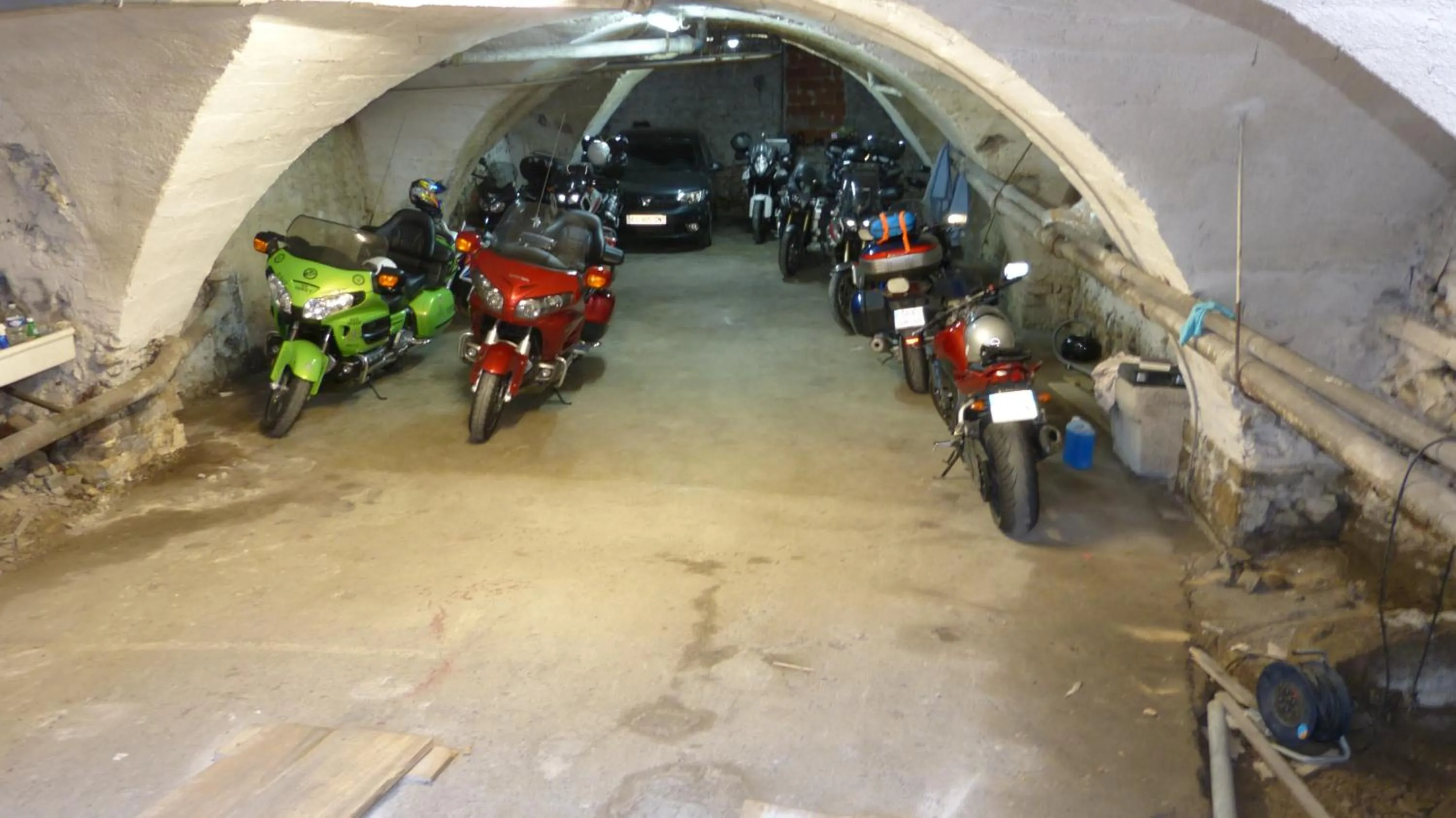 Parking in Hotel des Alpes