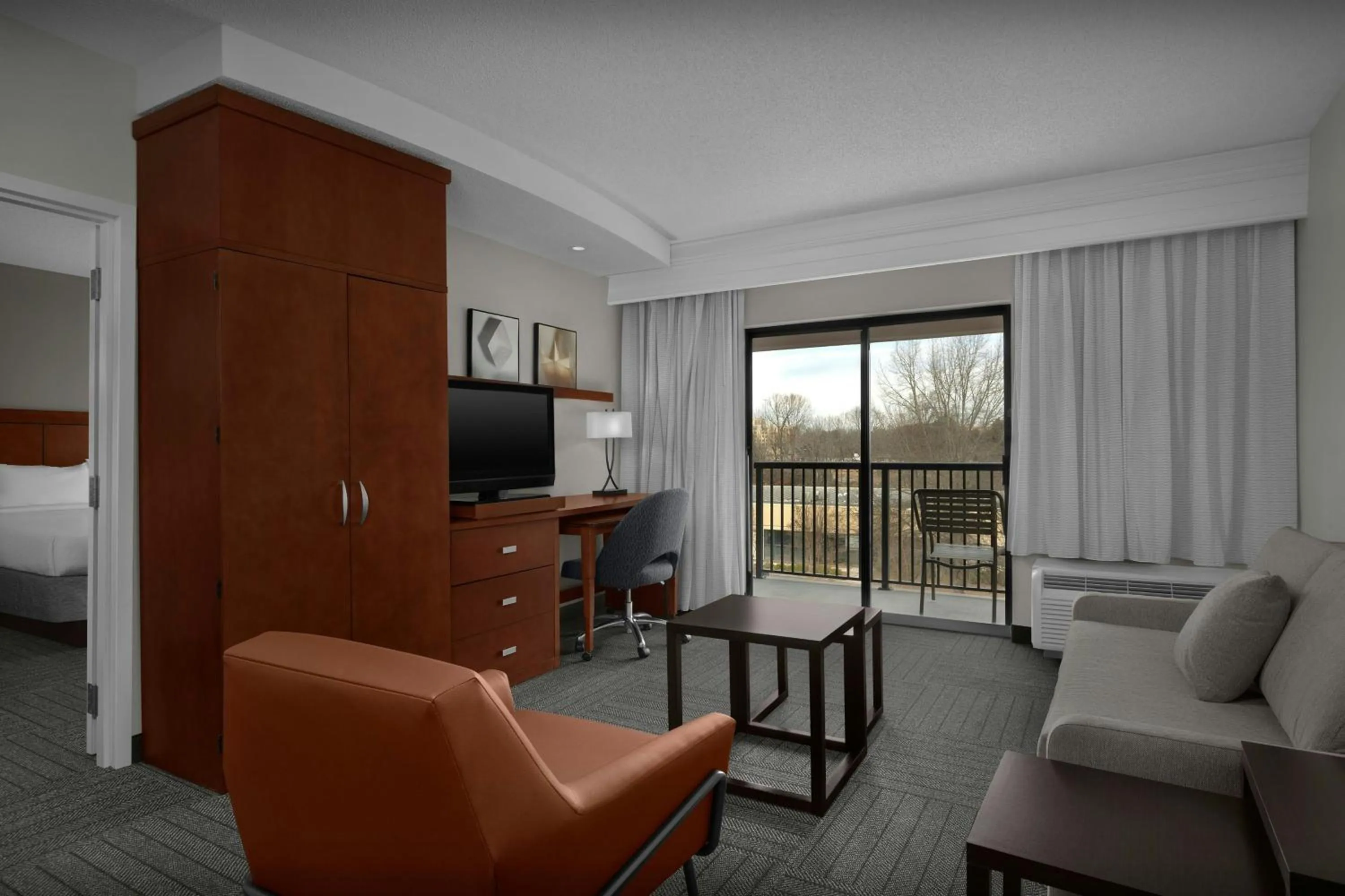 Bedroom, Bed in Courtyard Greensboro Airport