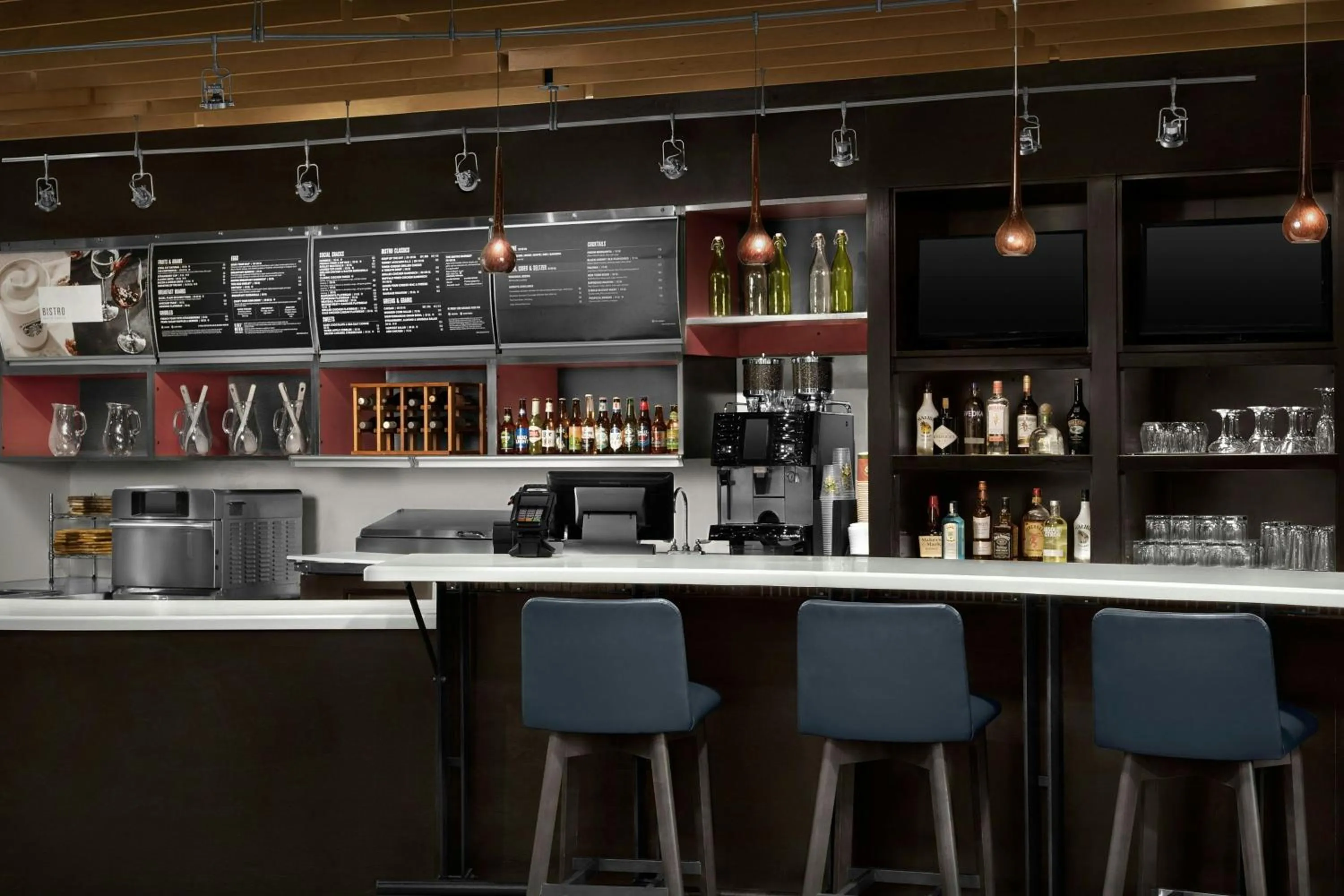 Restaurant/places to eat in Courtyard Greensboro Airport