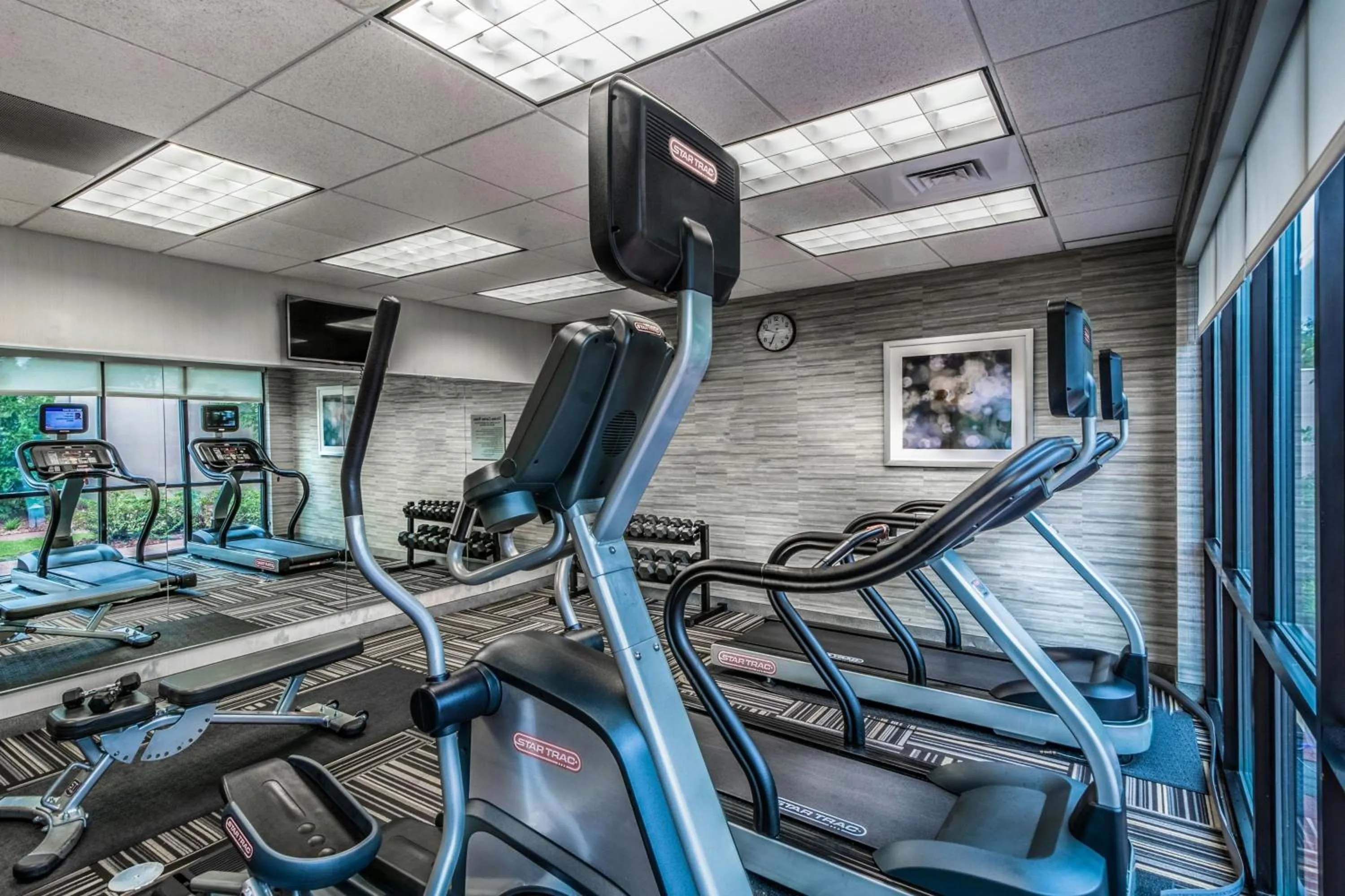 Fitness centre/facilities in Courtyard Greensboro Airport