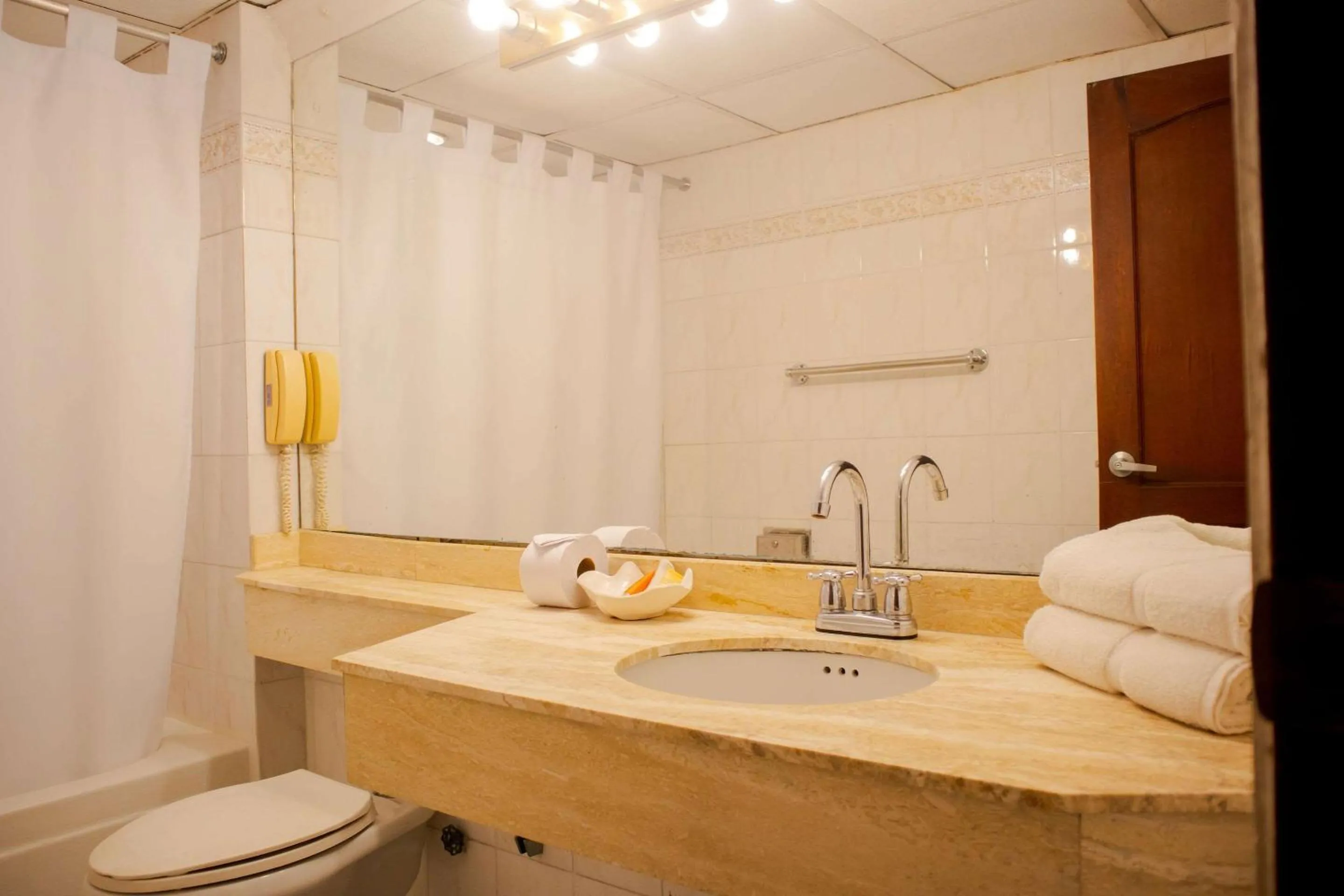 Bedroom in Hotel Faranda Express Puerta Del Sol Barranquilla, A Member of Radisson Individuals