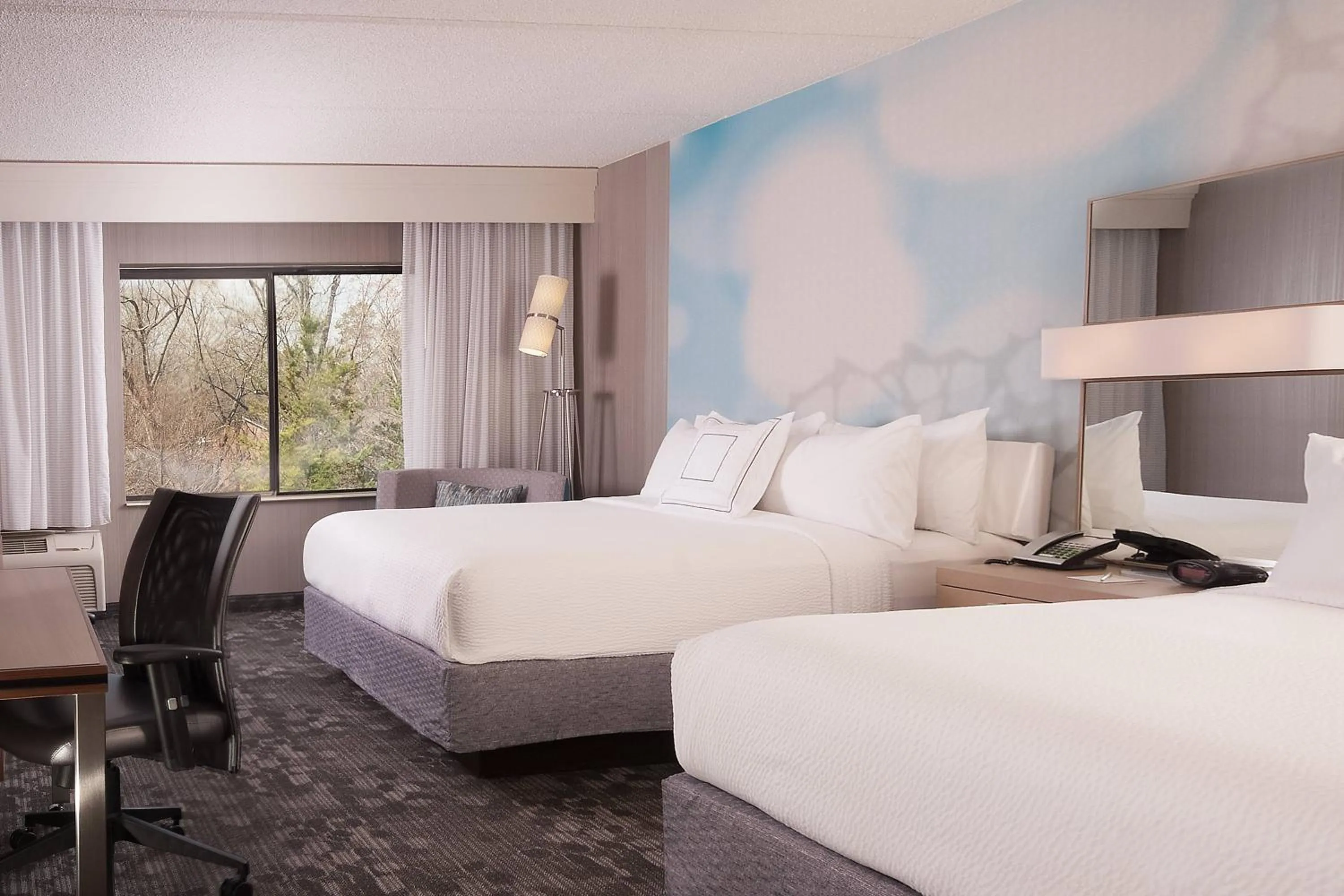 Photo of the whole room, Bed in Courtyard Greenville-Spartanburg Airport