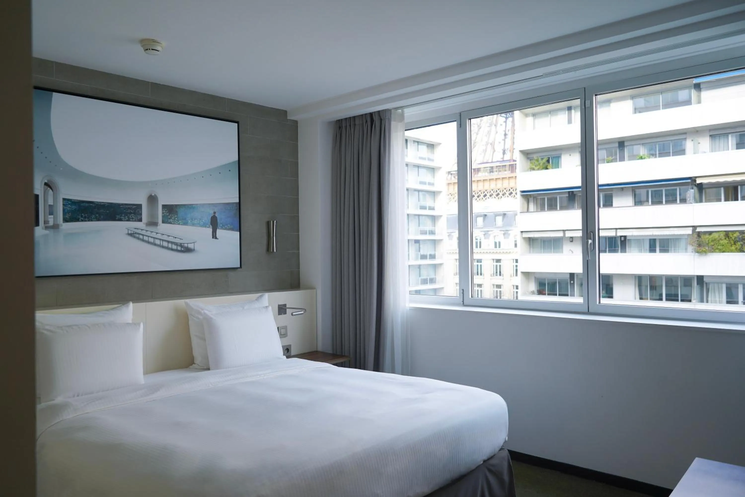 Bedroom, Bed in Pullman Paris Tour Eiffel