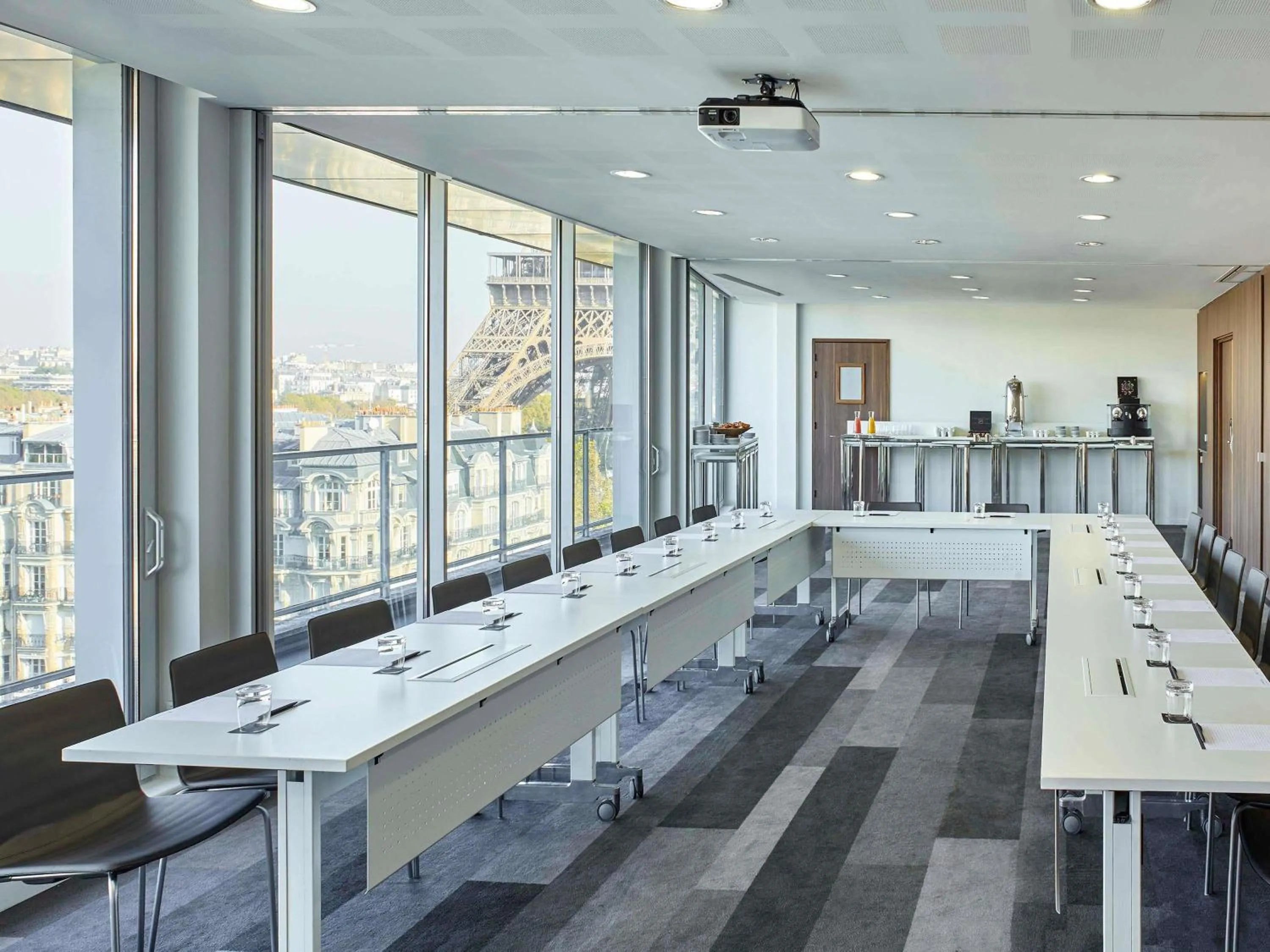 Meeting/conference room in Pullman Paris Tour Eiffel