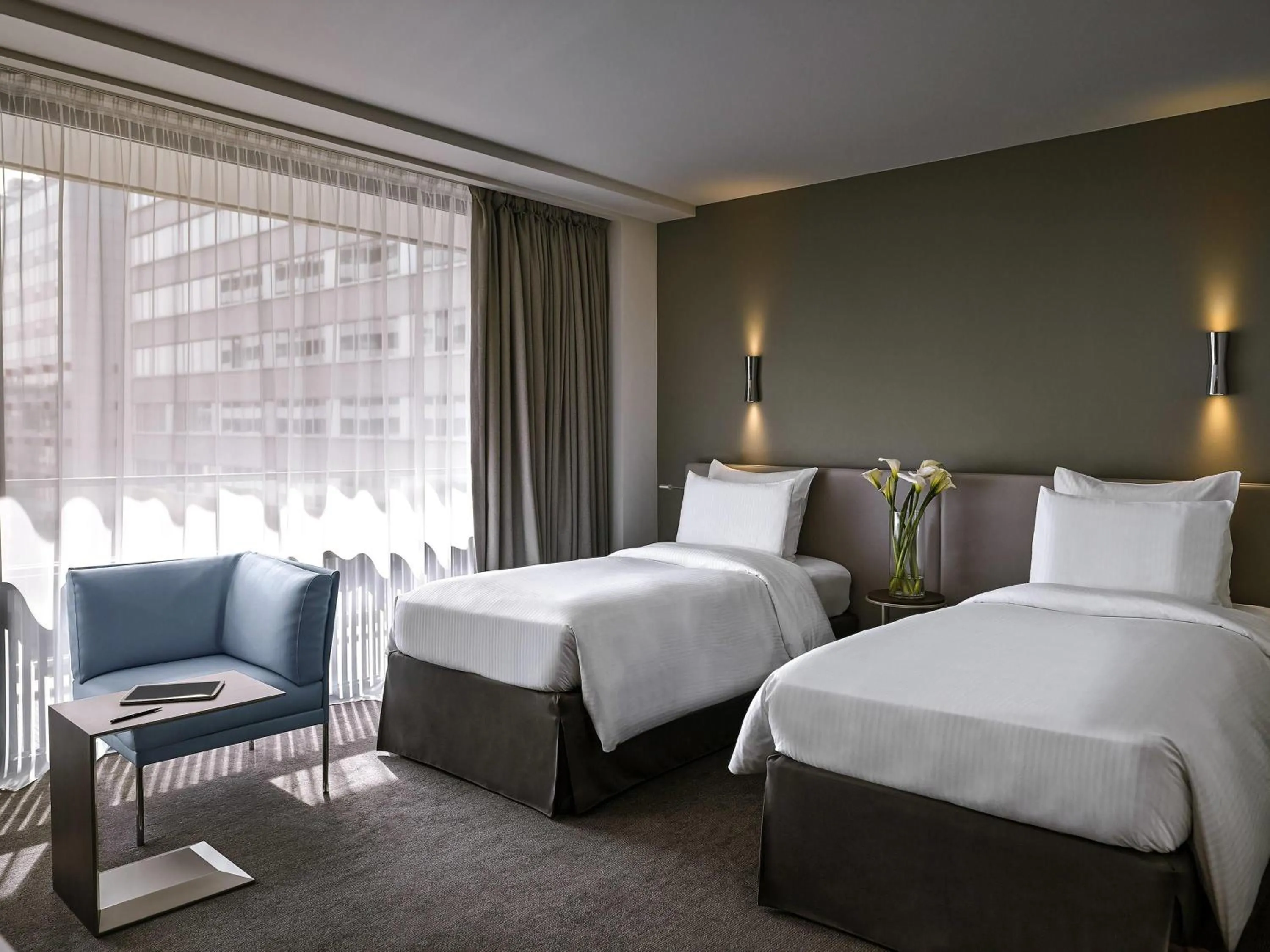 Bedroom, Bed in Pullman Paris Tour Eiffel