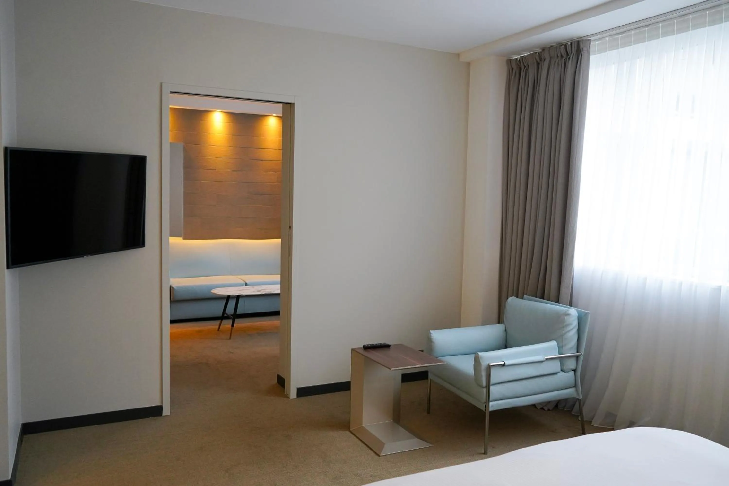 Bedroom, Bed in Pullman Paris Tour Eiffel