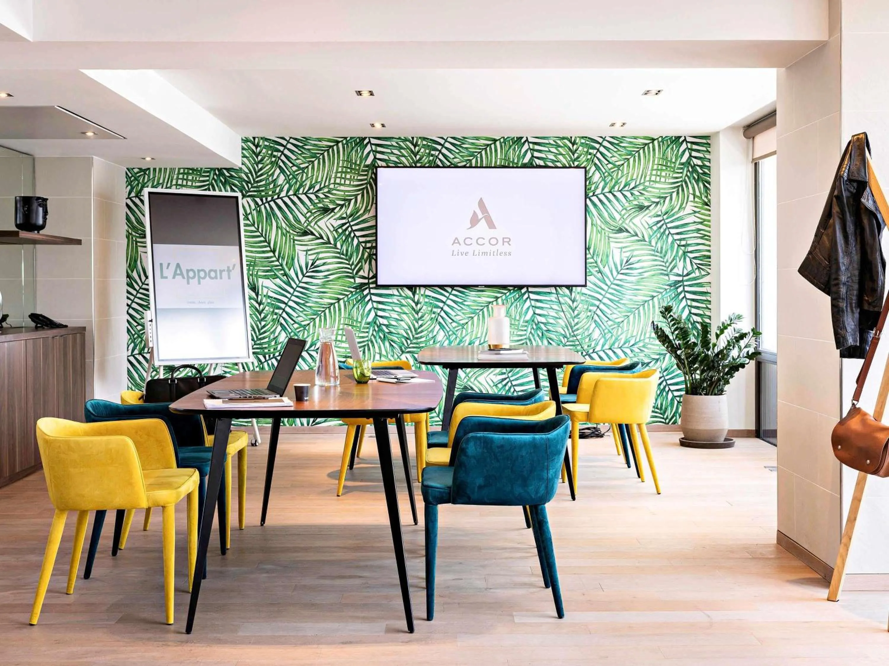 Meeting/conference room in Pullman Paris Tour Eiffel