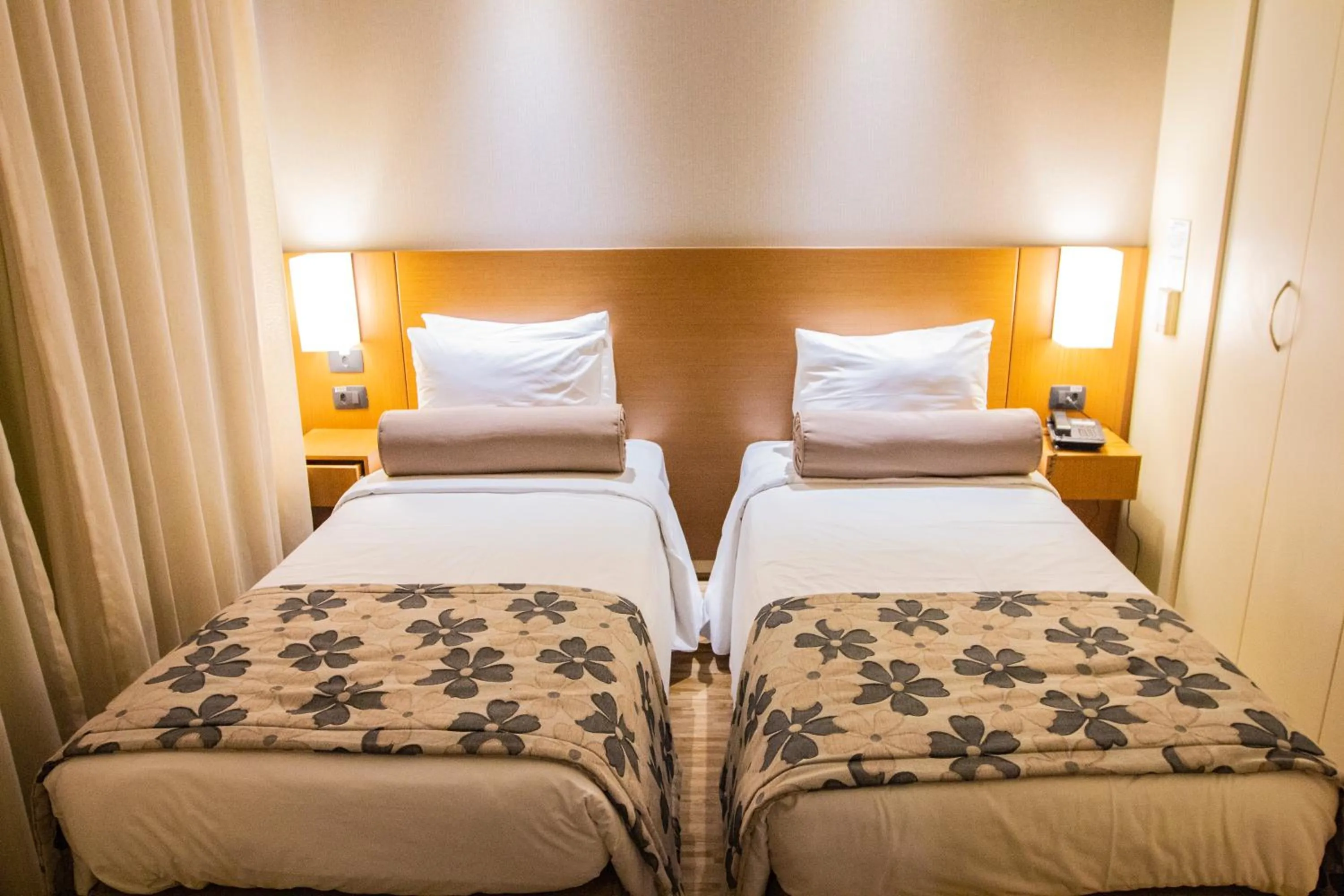 Property building, Bed in The World Hotels - Vila Olímpia