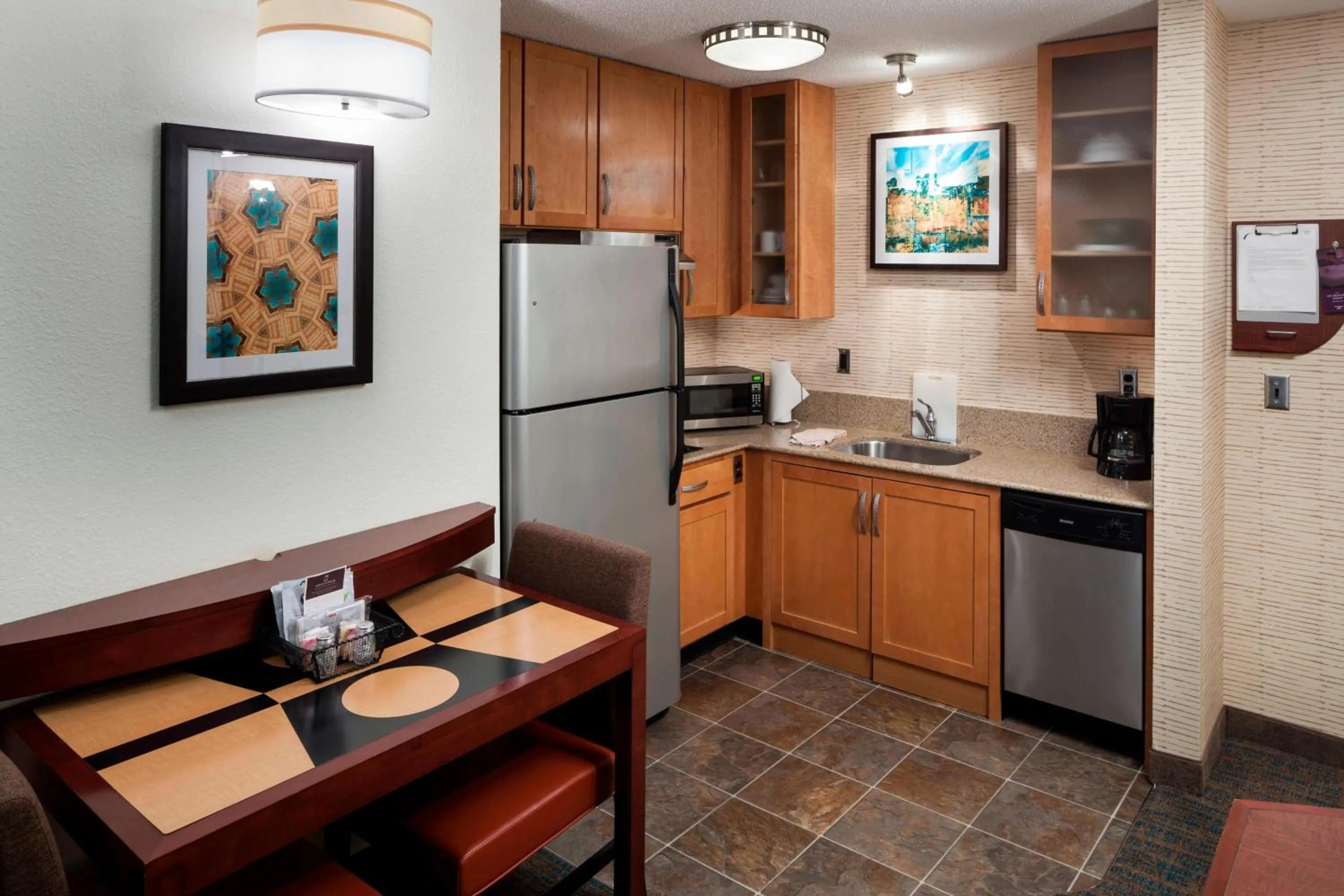 Kitchen or kitchenette in Residence Inn by Marriott Hattiesburg