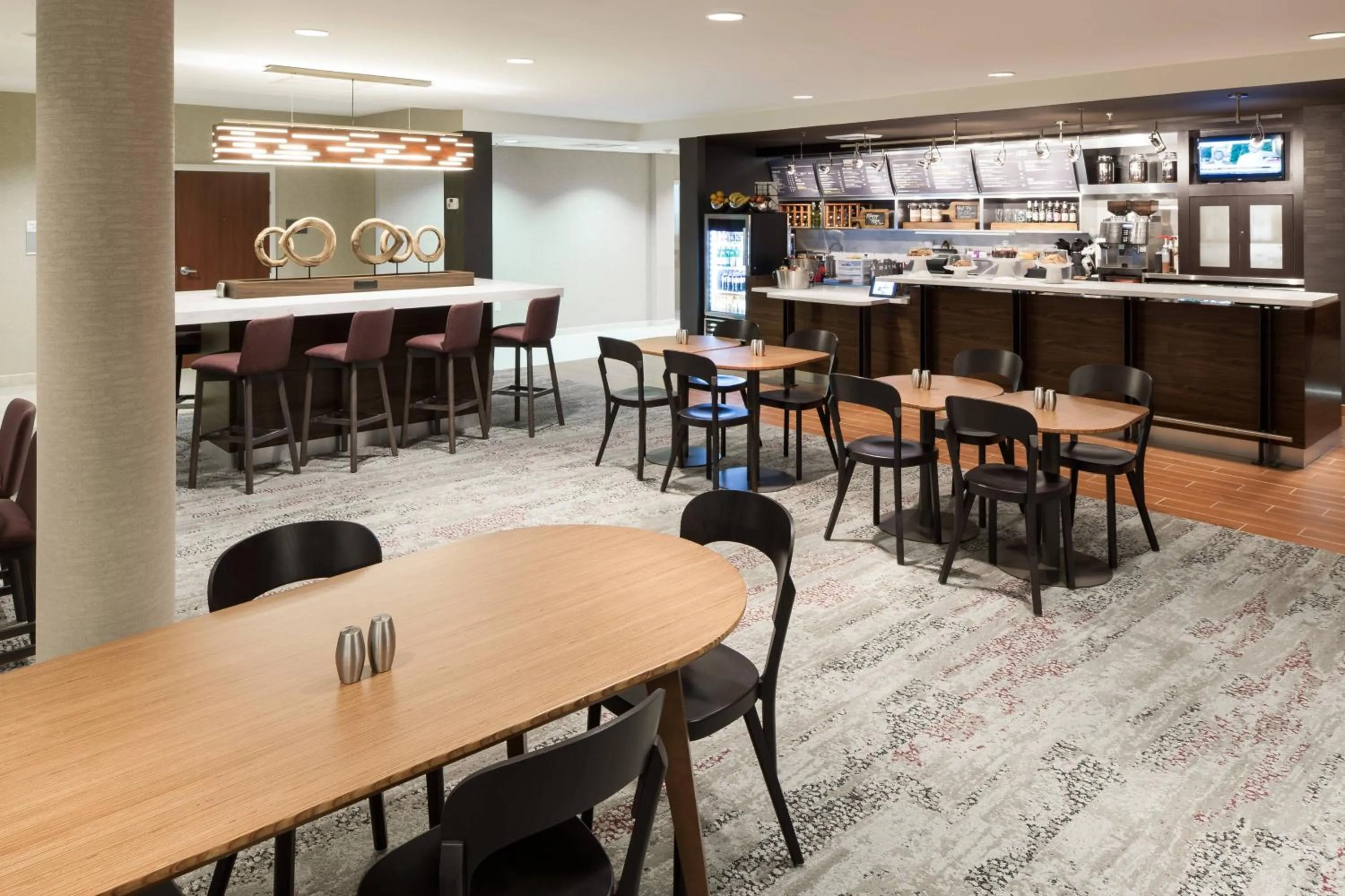 Restaurant/places to eat in Courtyard by Marriott Hattiesburg