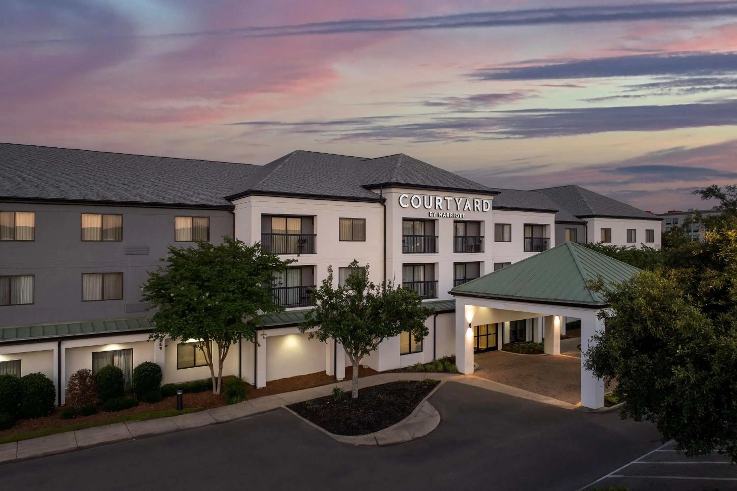 Property building in Courtyard by Marriott Hattiesburg