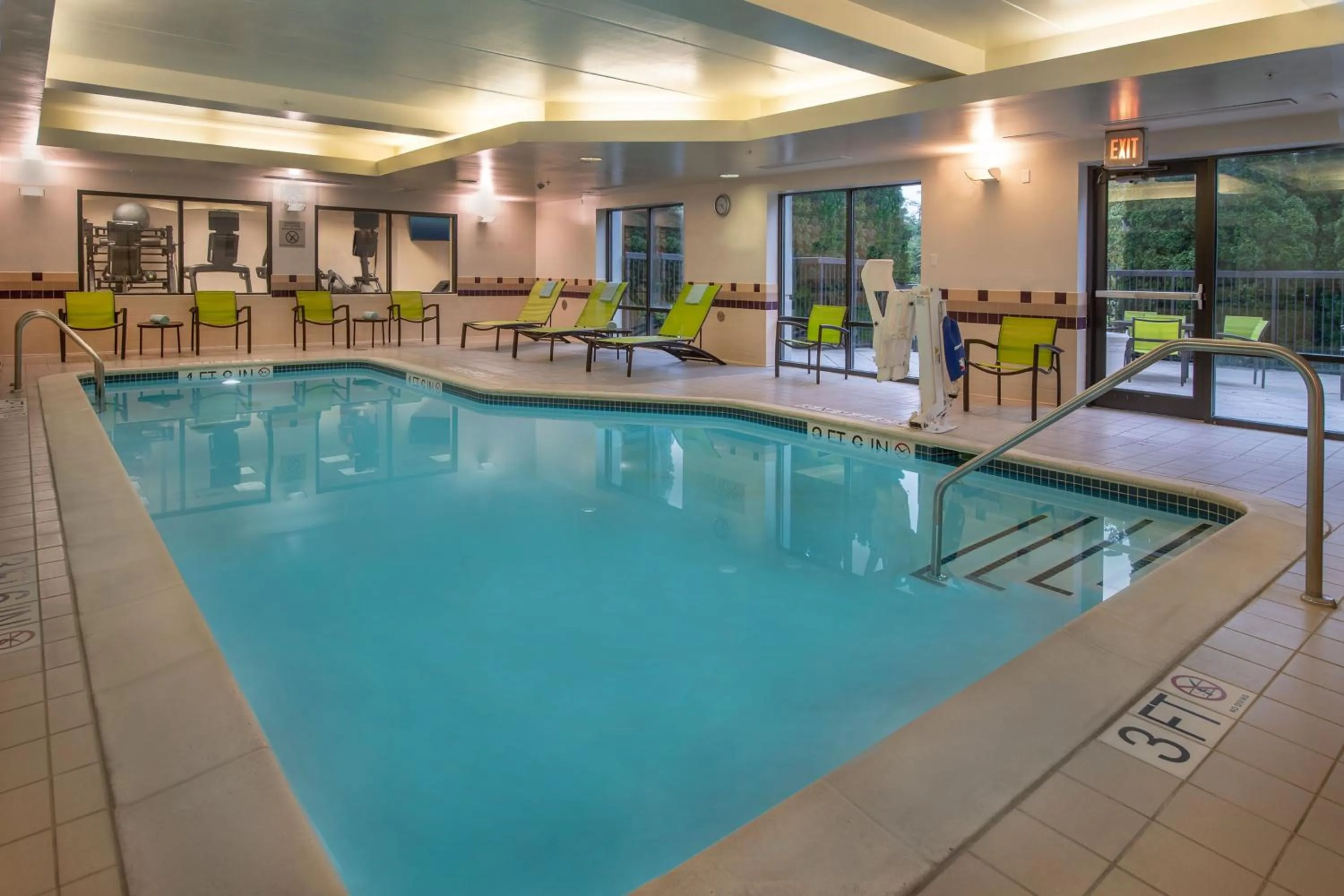 Swimming pool in SpringHill Suites Hagerstown