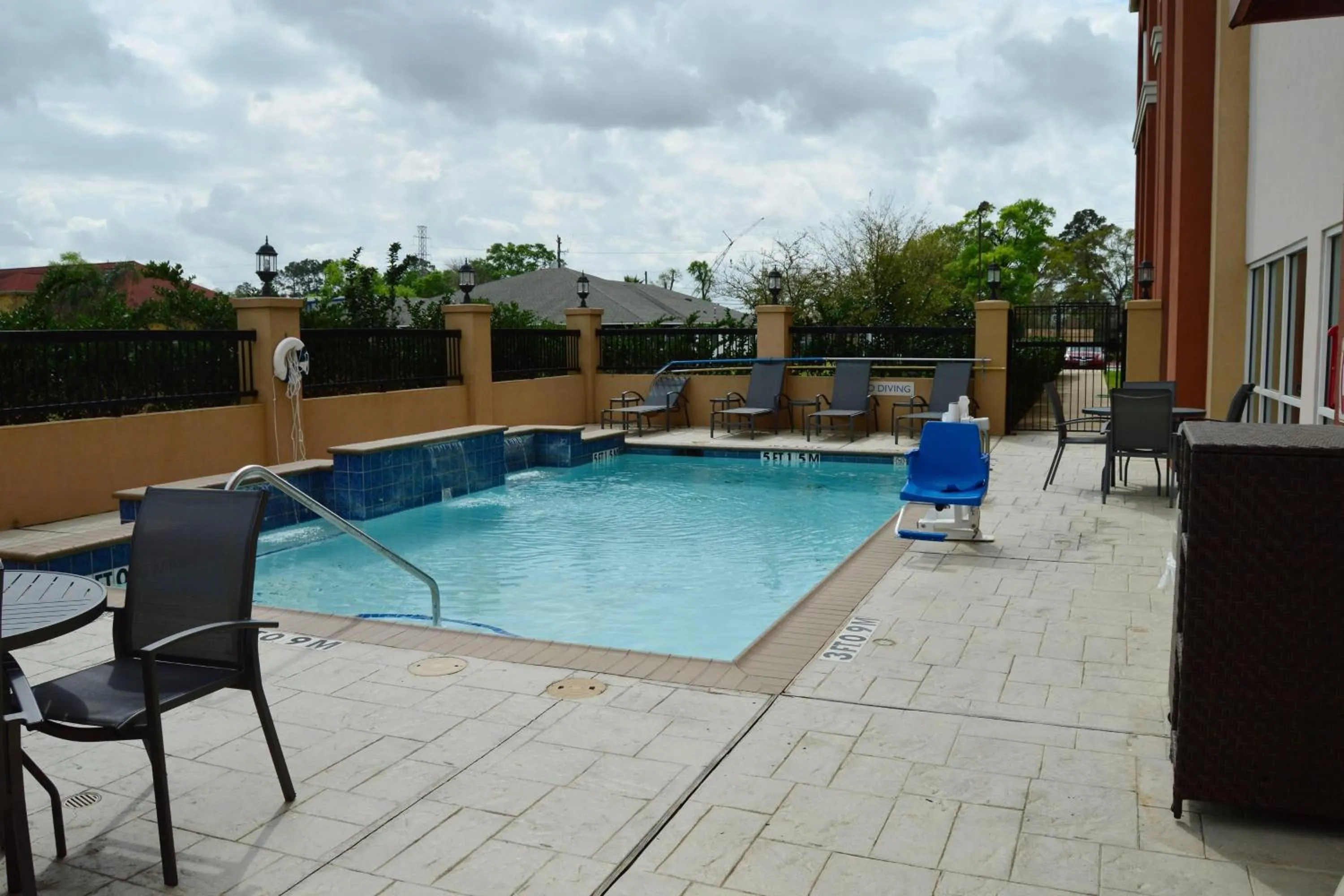 Swimming pool in Fairfield Inn & Suites Houston Channelview