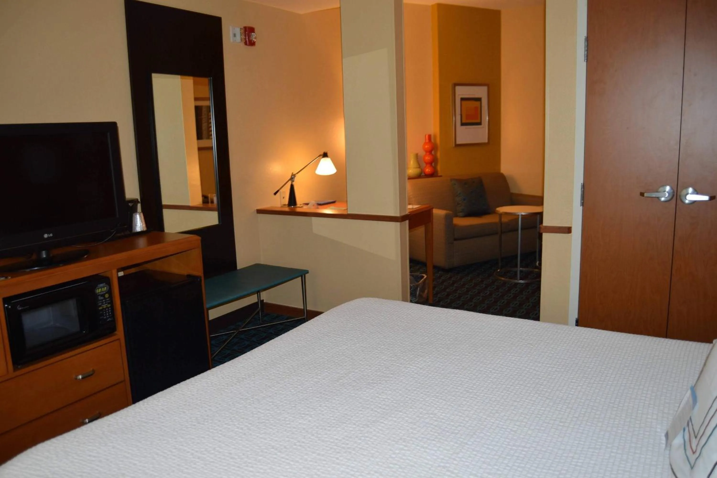 Photo of the whole room in Fairfield Inn & Suites Houston Channelview
