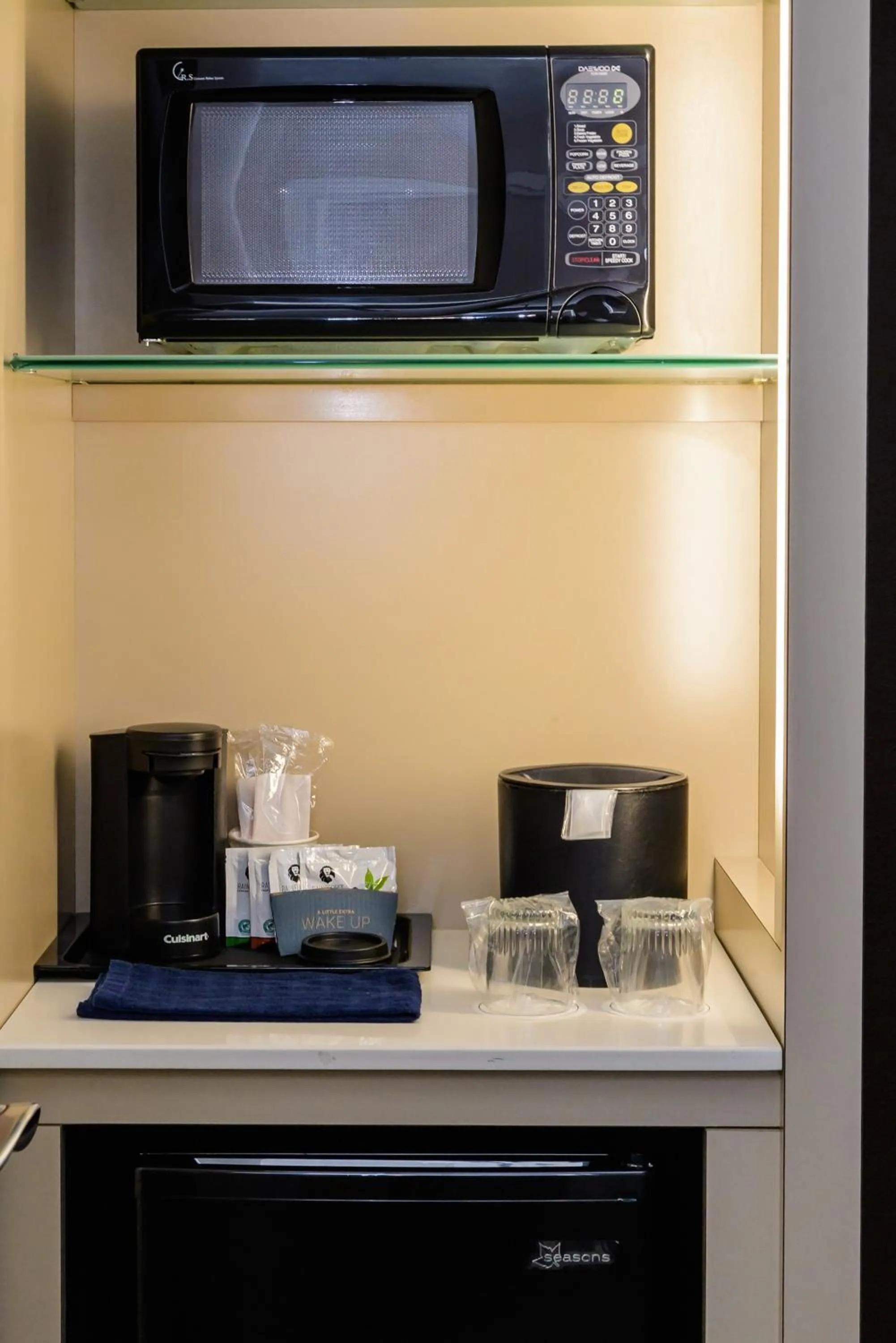 microwave in SpringHill Suites Houston NASA/Seabrook