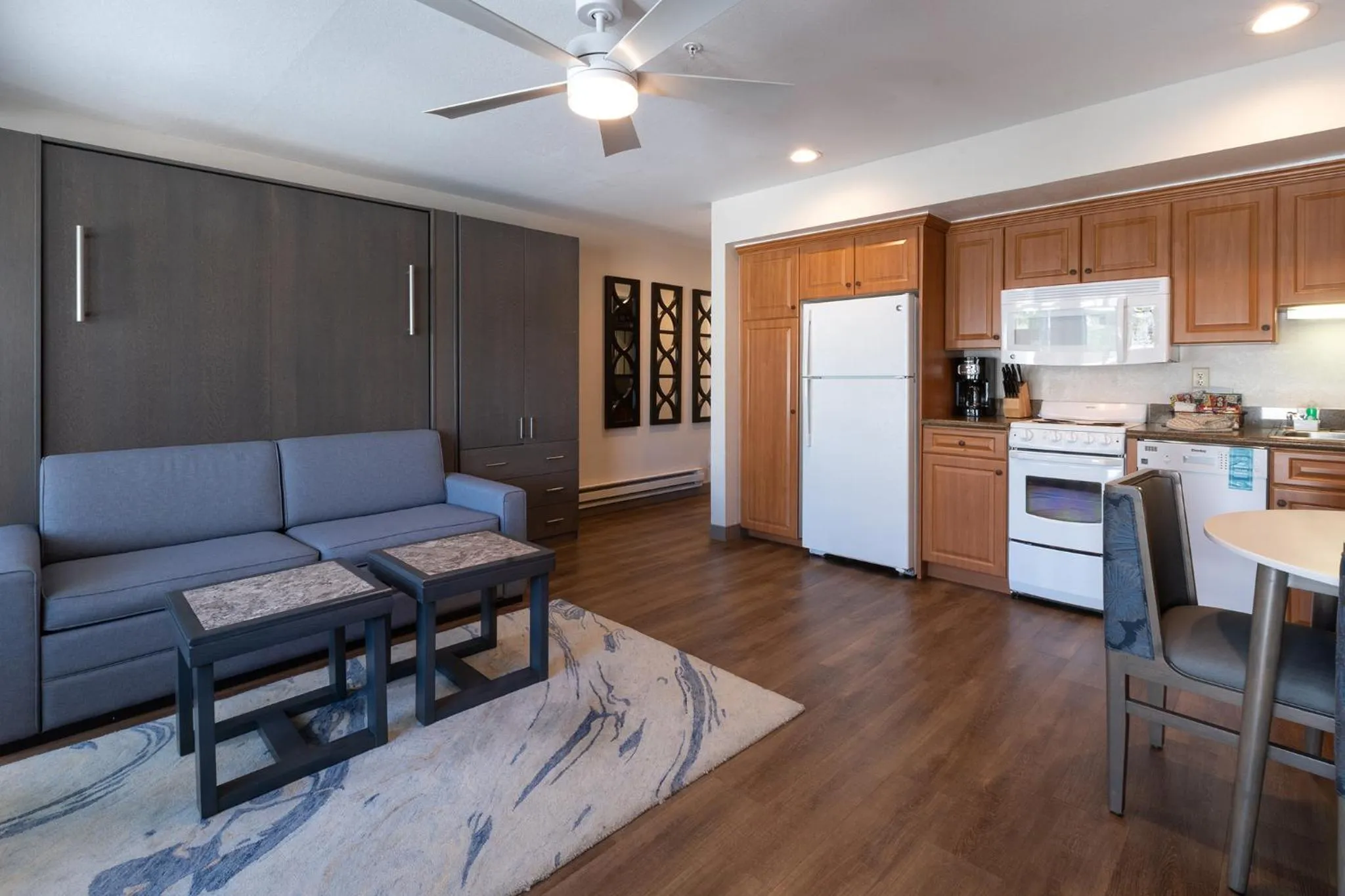 Kitchen or kitchenette in San Clemente Cove Resort