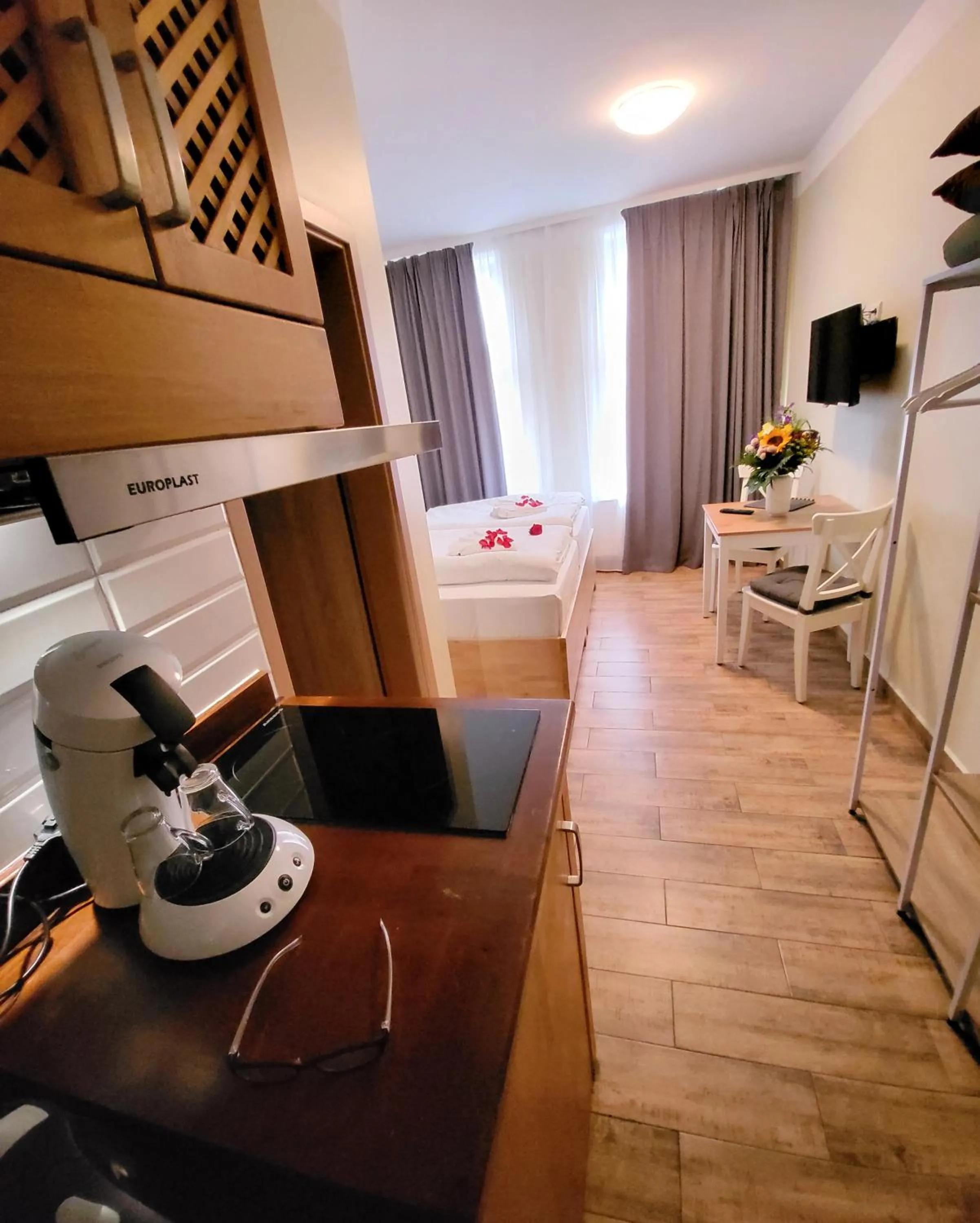 Photo of the whole room in Marcel Apartments Leipzig