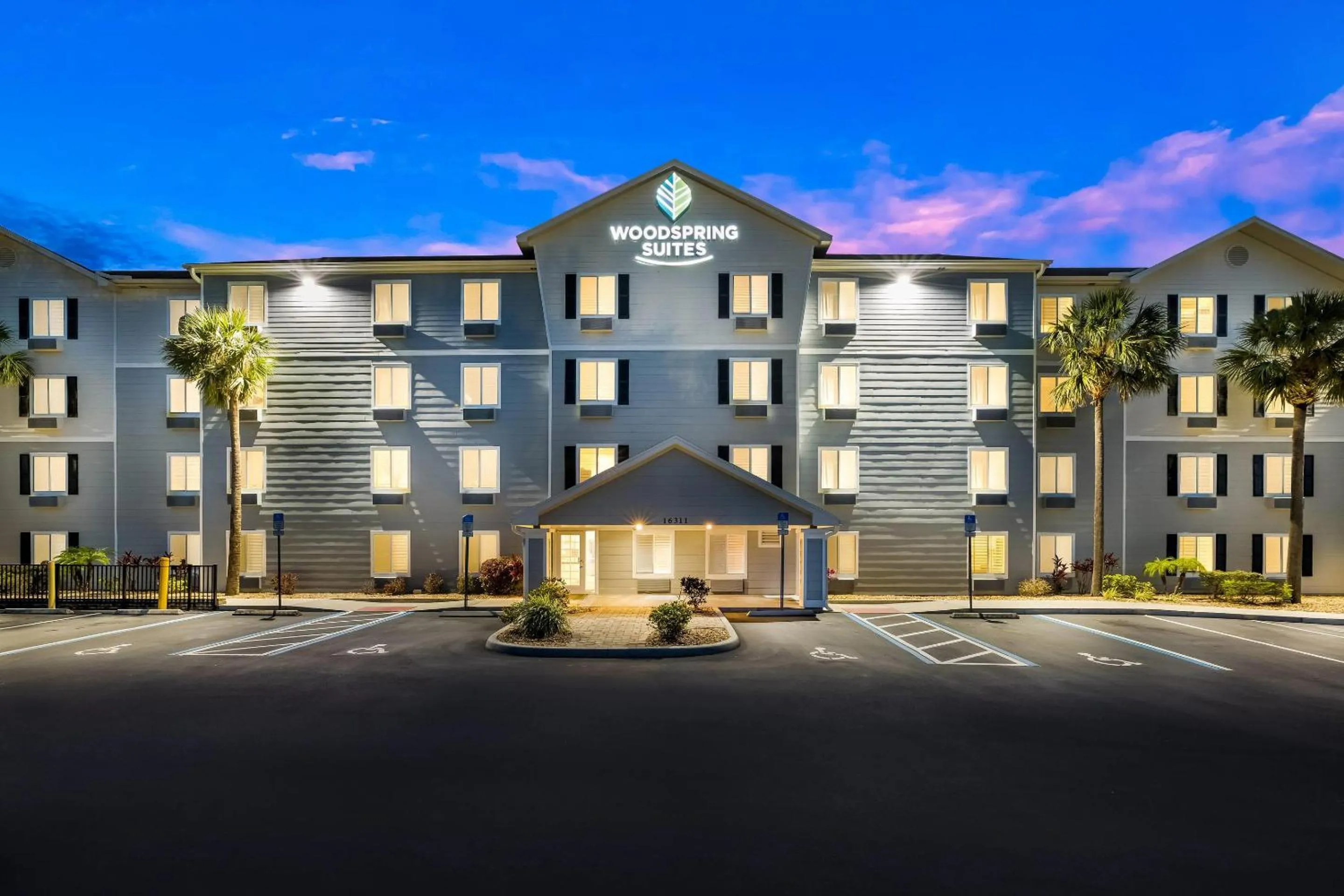 Property building in WoodSpring Suites Orlando West - Clermont