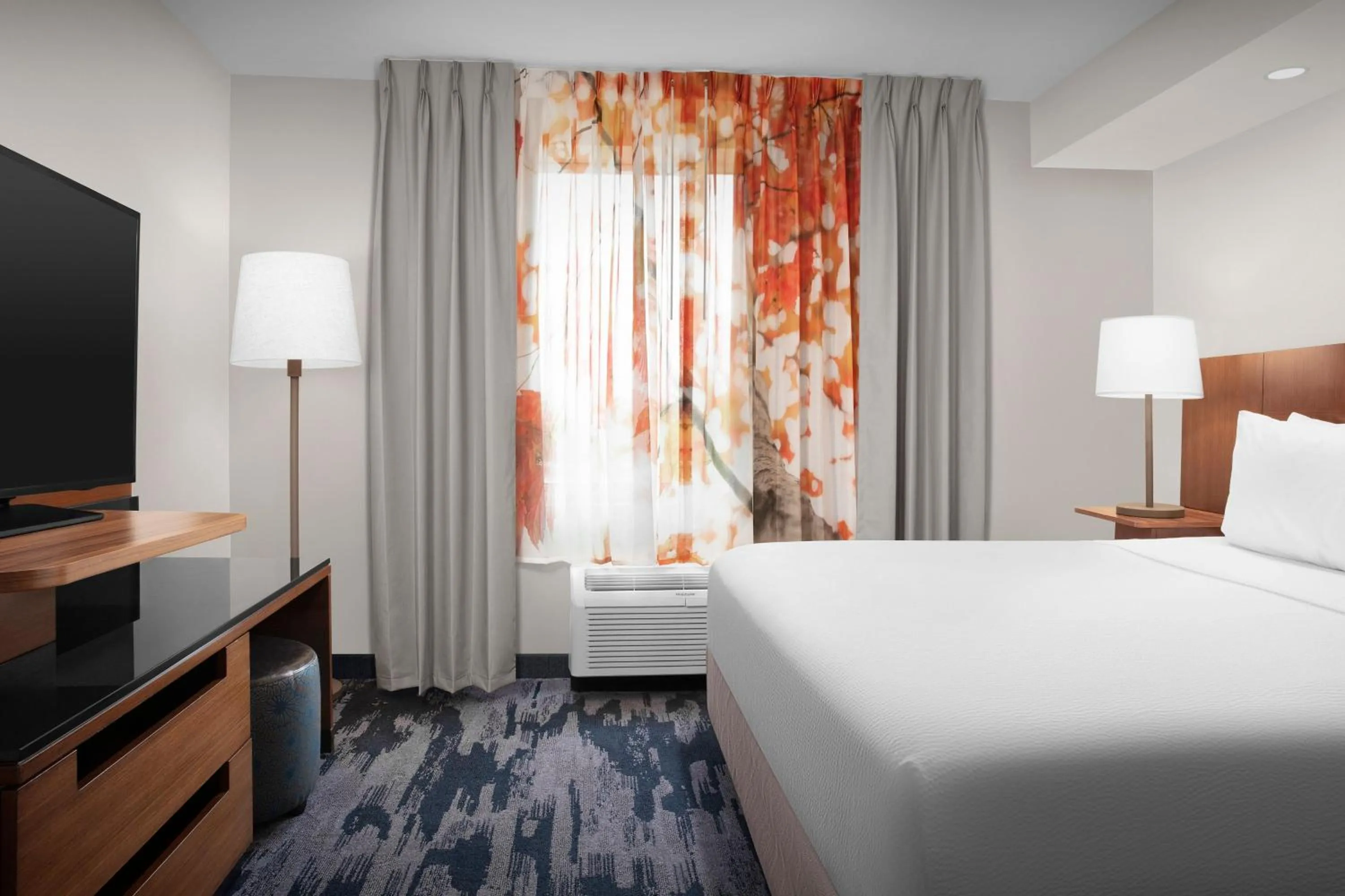 Bedroom, Bed in Fairfield Inn & Suites Dulles Airport