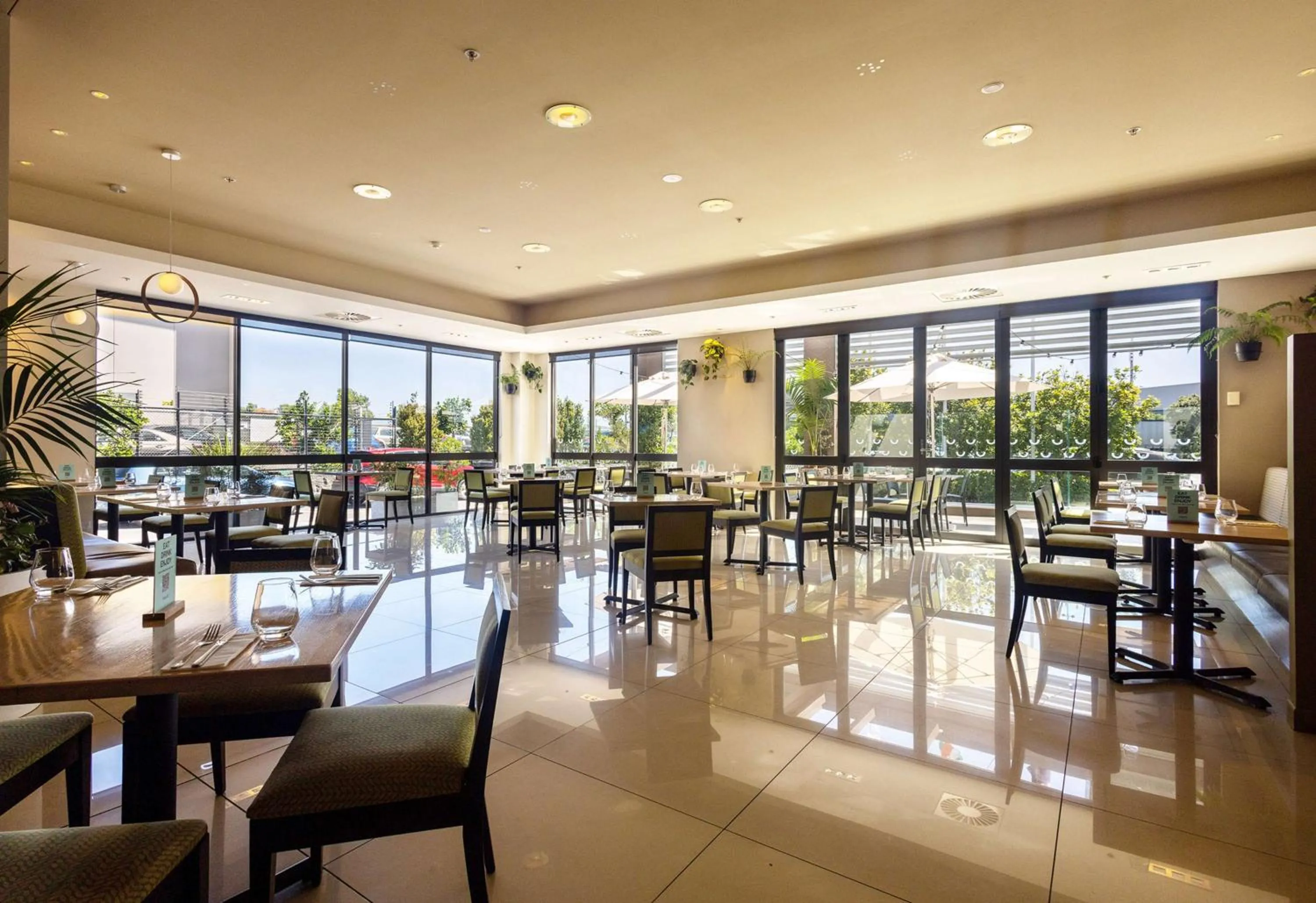 Restaurant/places to eat in Sudima Auckland Airport