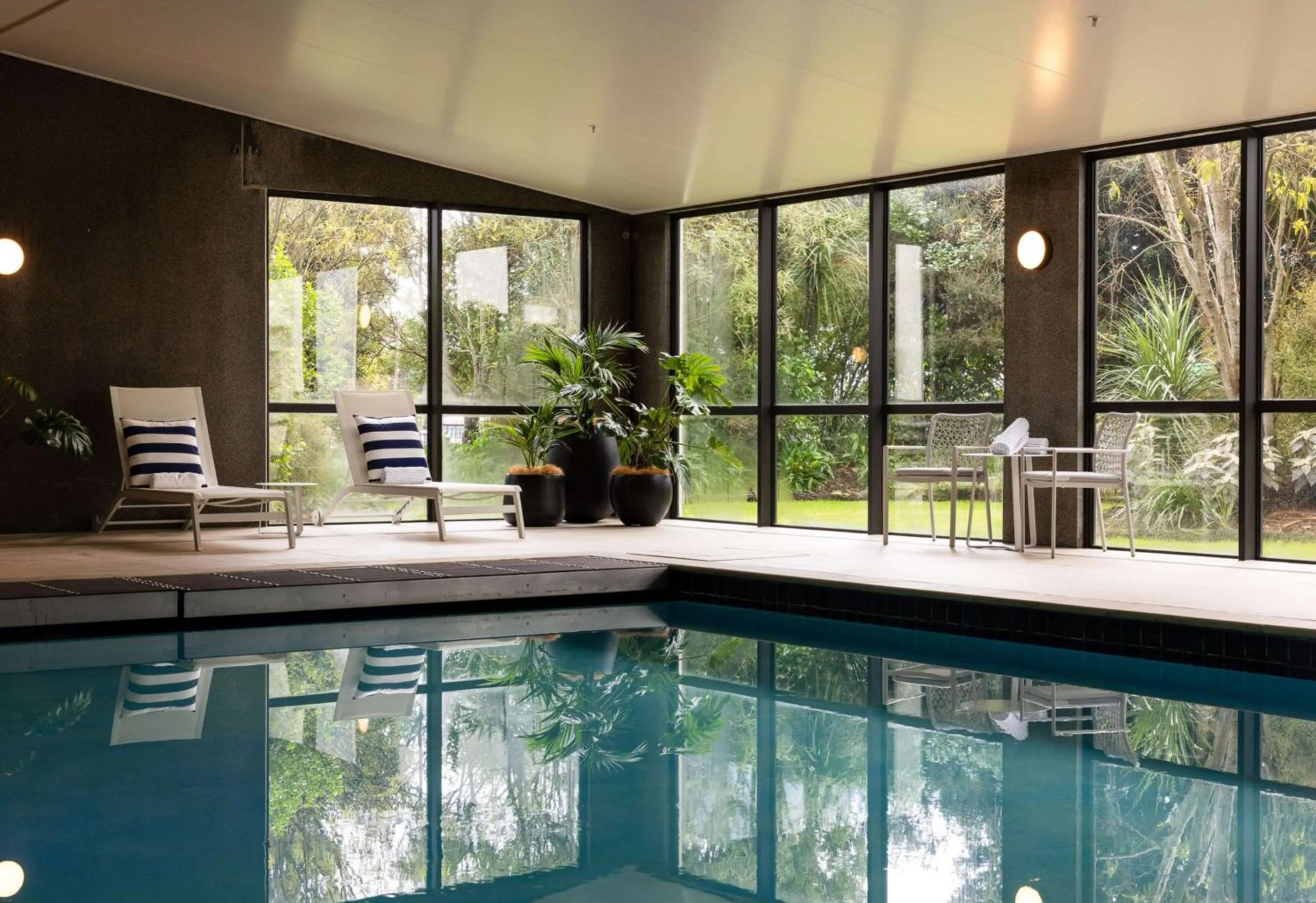 Pool view in Sudima Auckland Airport