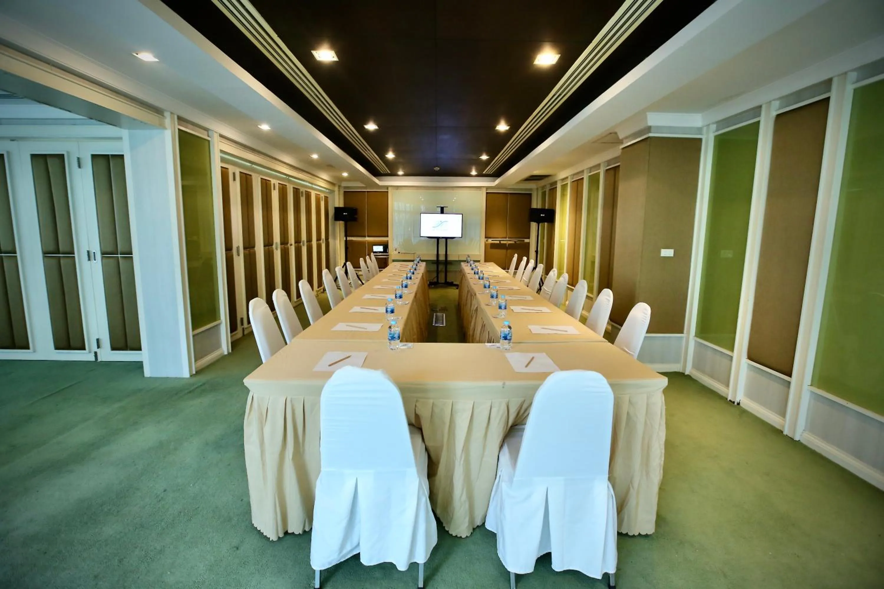 TV and multimedia in A-Te Chumphon Hotel - SHA Plus