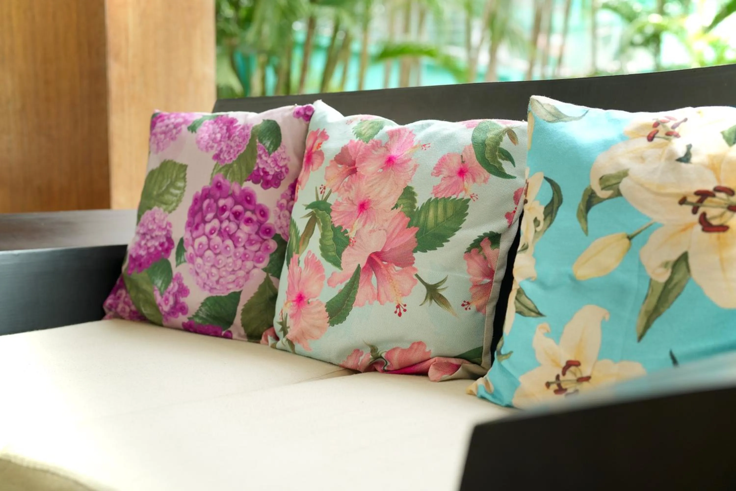 Seating area in A-Te Chumphon Hotel - SHA Plus