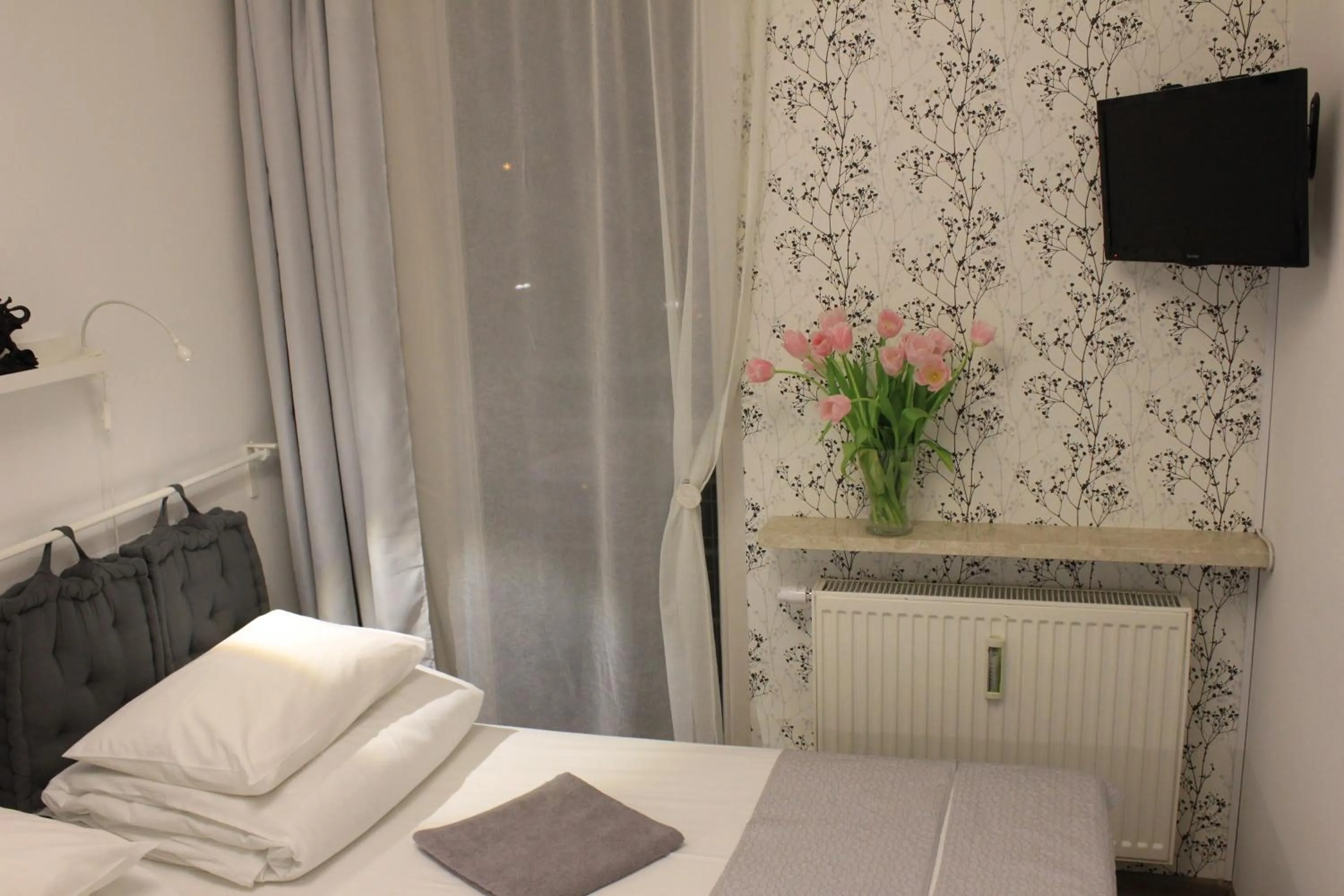 Decorative detail, Bed in Kolorowa Guest Rooms